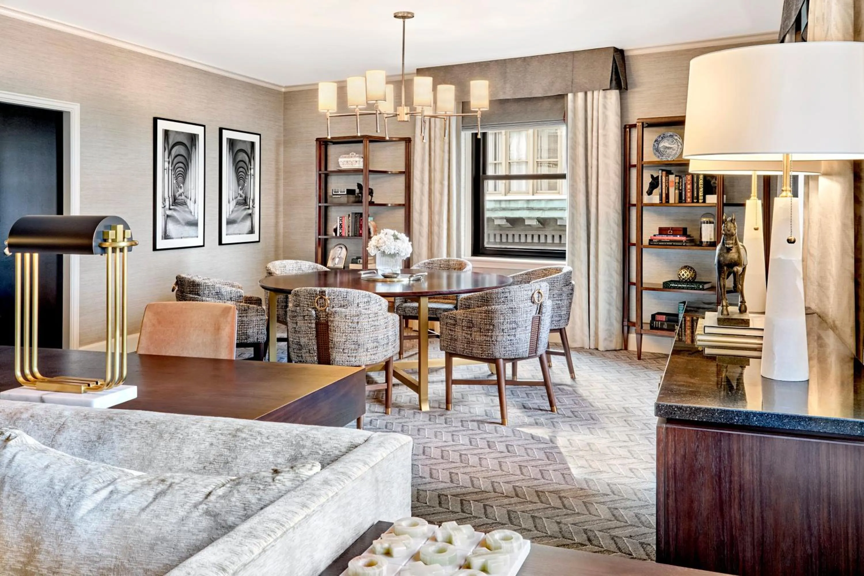 Living room in Boston Omni Parker House Hotel