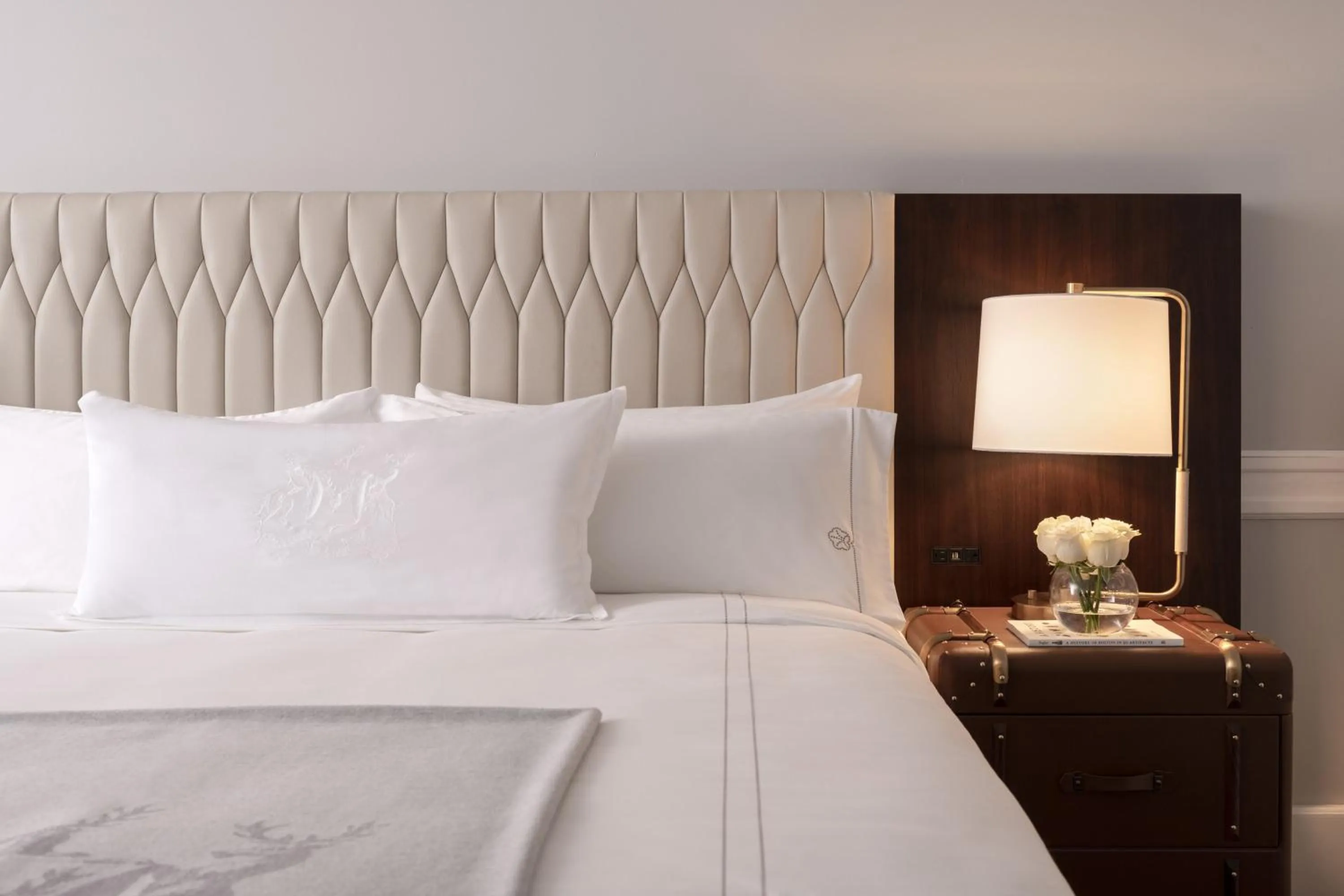 Photo of the whole room, Bed in Boston Omni Parker House Hotel