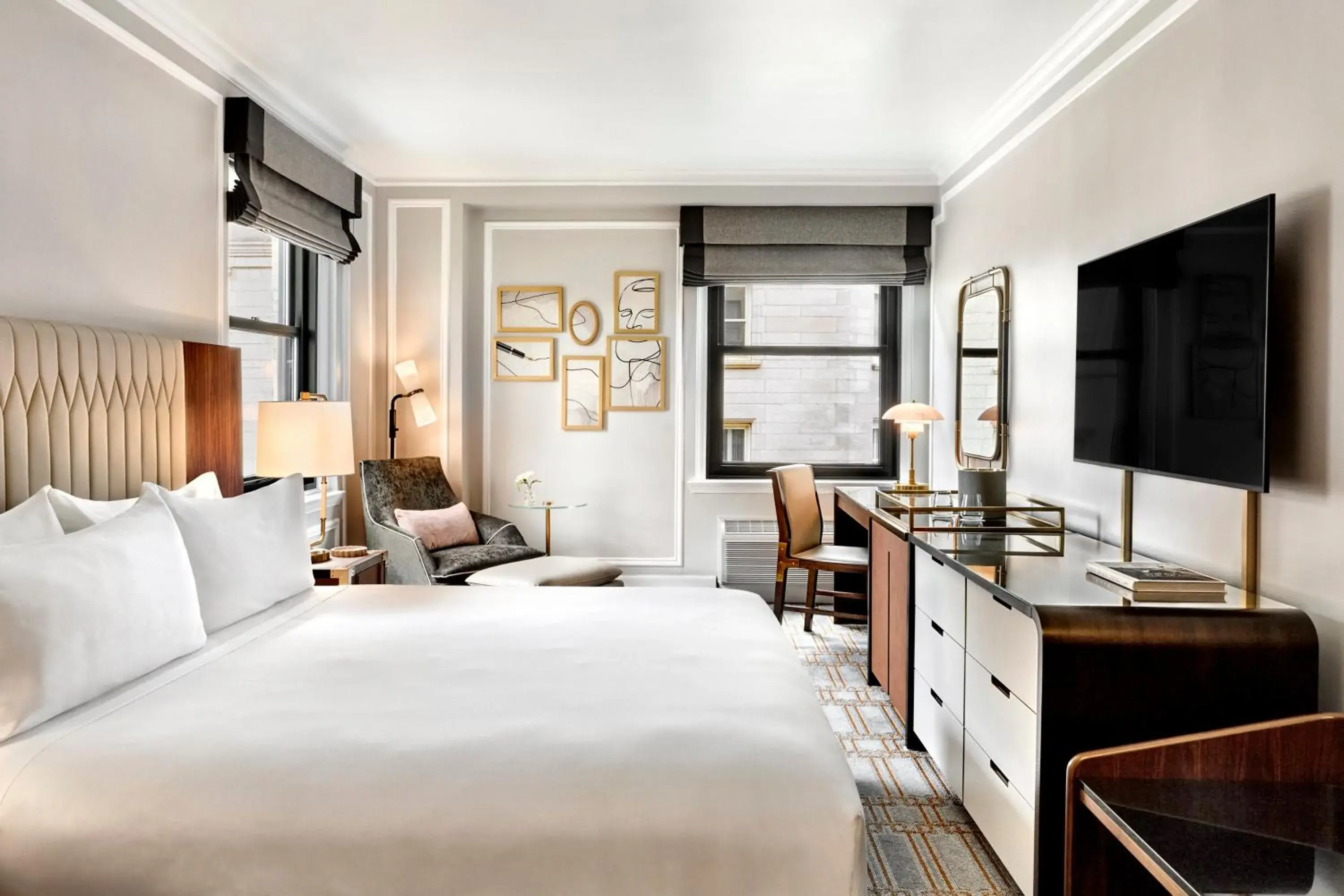 Photo of the whole room, Bed in Boston Omni Parker House Hotel Photo of the whole room, Bed in Boston Omni Parker House Hotel