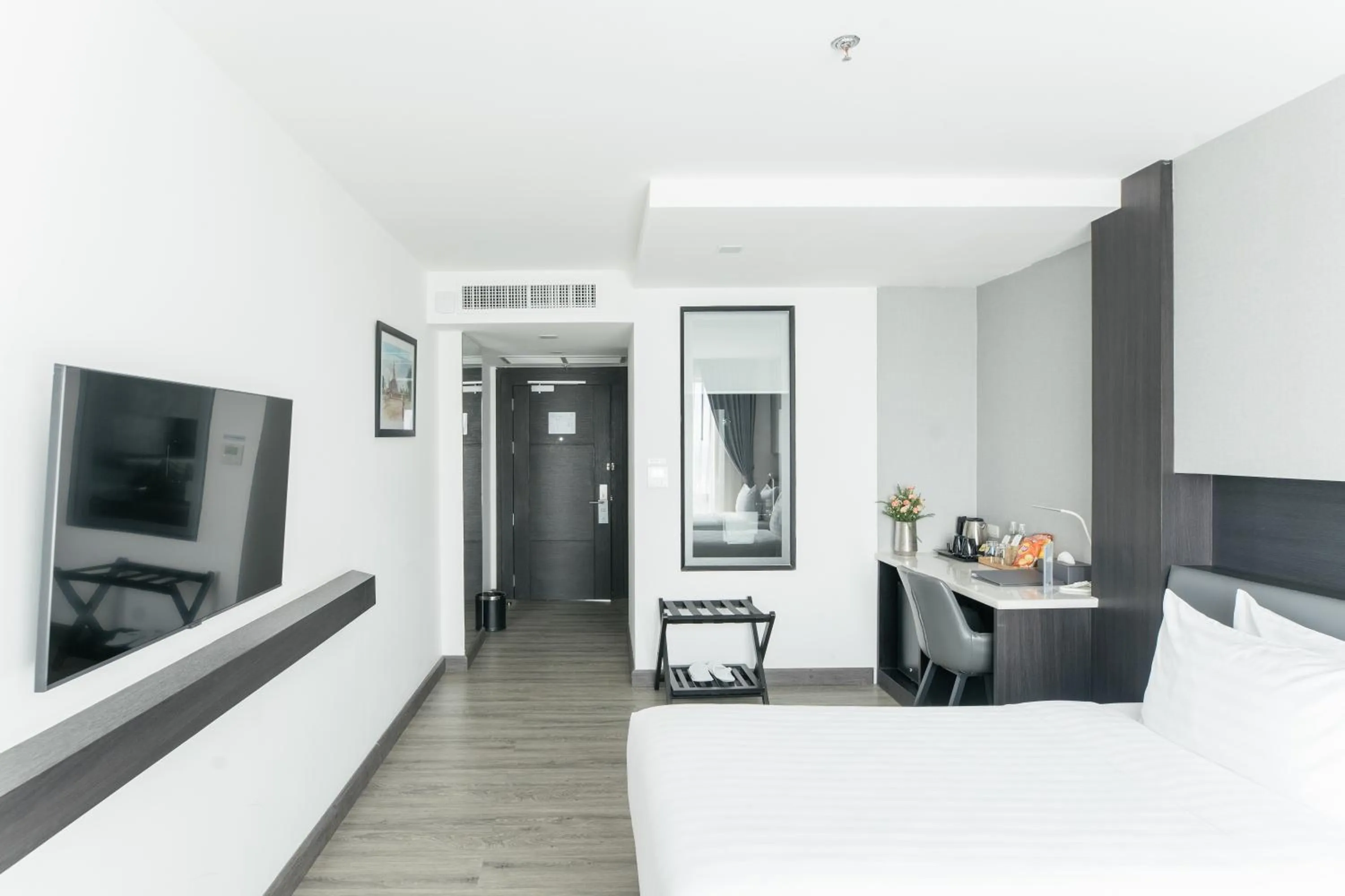 Bedroom, Bed in SureStay Hotel by Best Western Vientiane