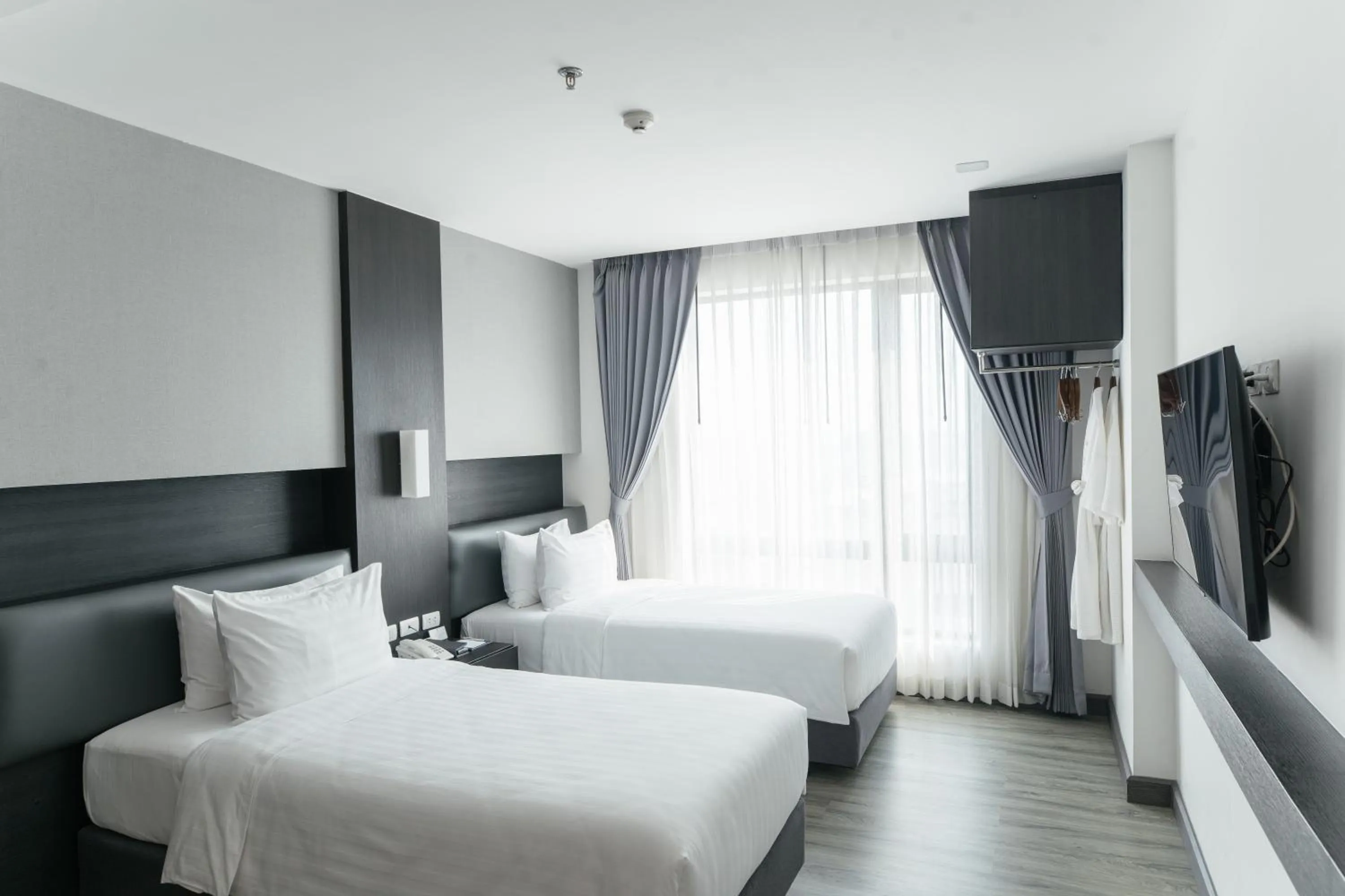 Bedroom, Bed in SureStay Hotel by Best Western Vientiane