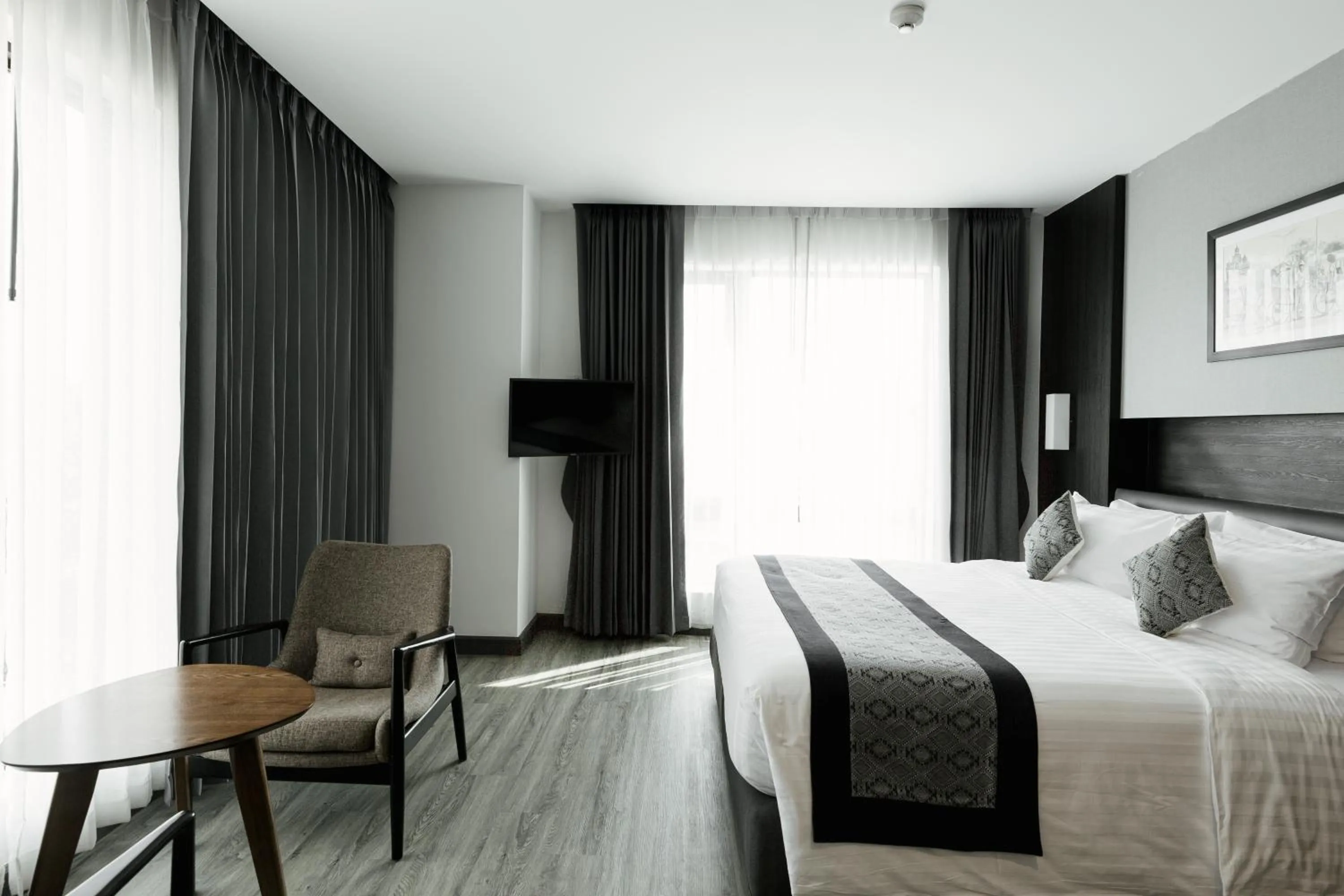 Bedroom, Bed in SureStay Hotel by Best Western Vientiane