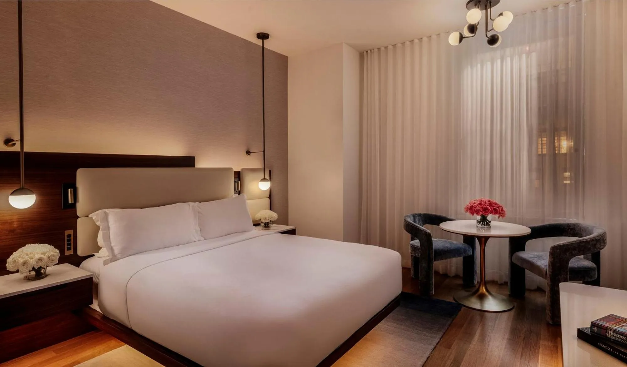 Photo of the whole room, Bed in Bryant Park Hotel