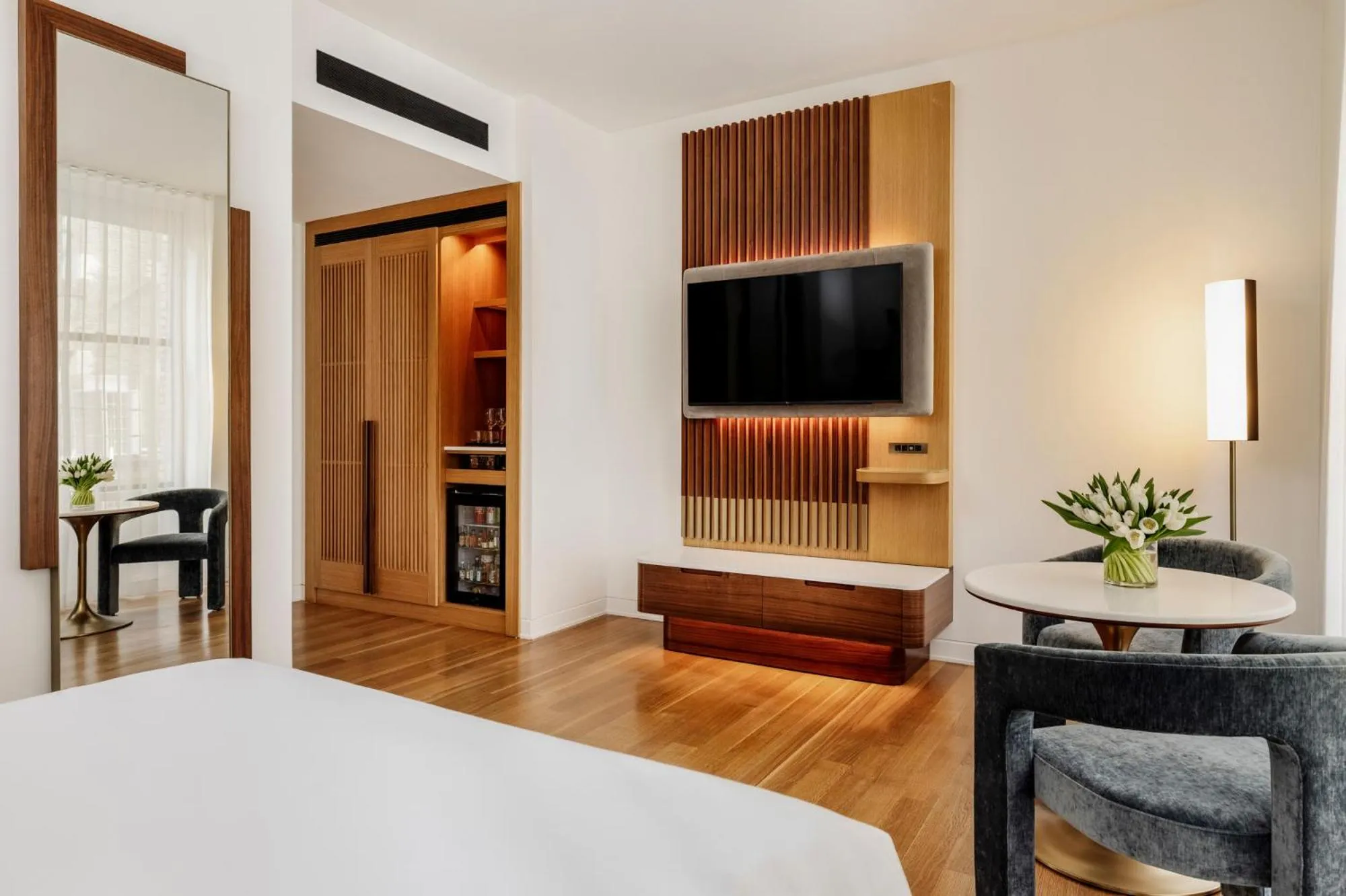 TV and multimedia, Bed in Bryant Park Hotel