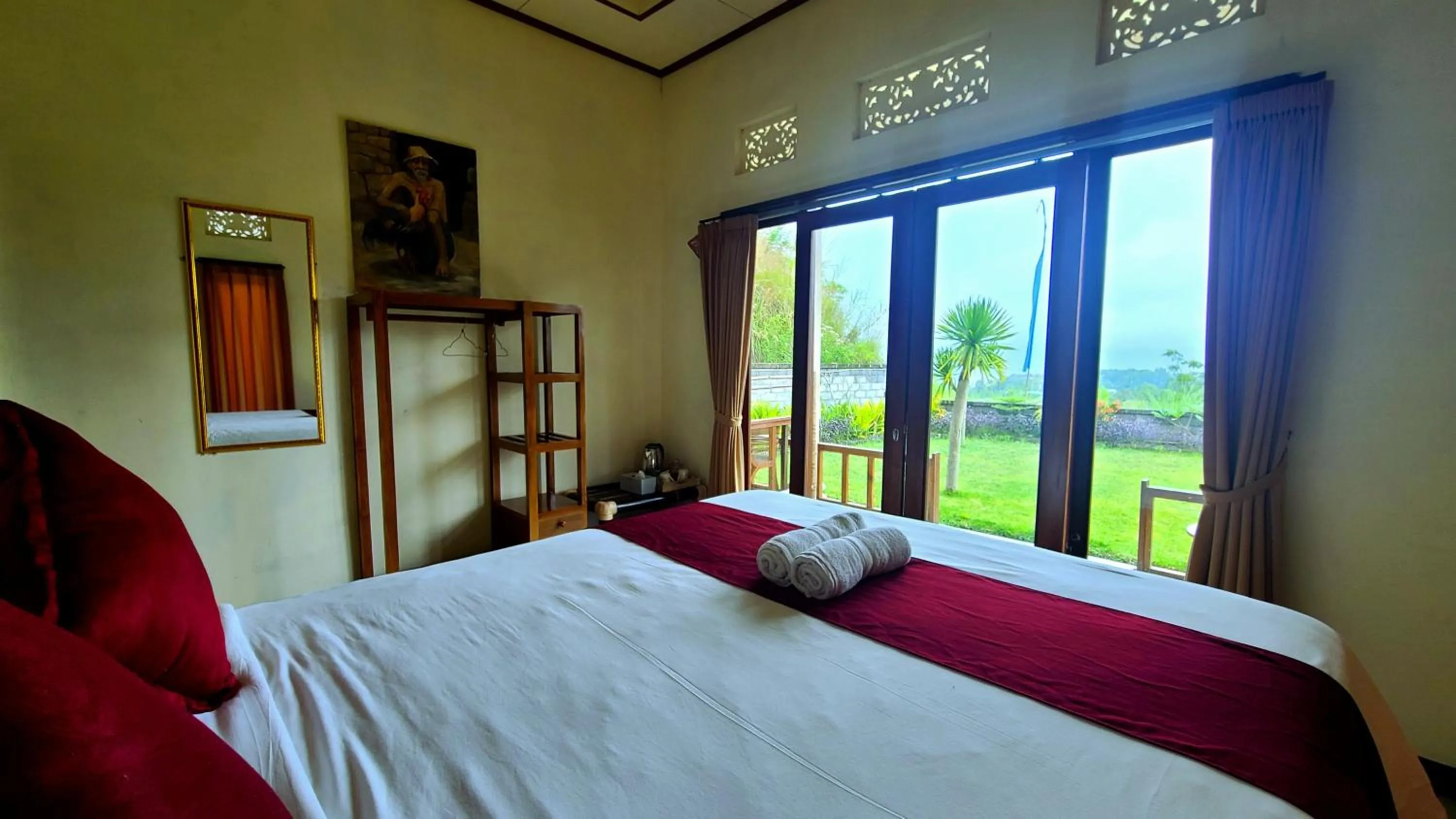 Bed in Batur lake view