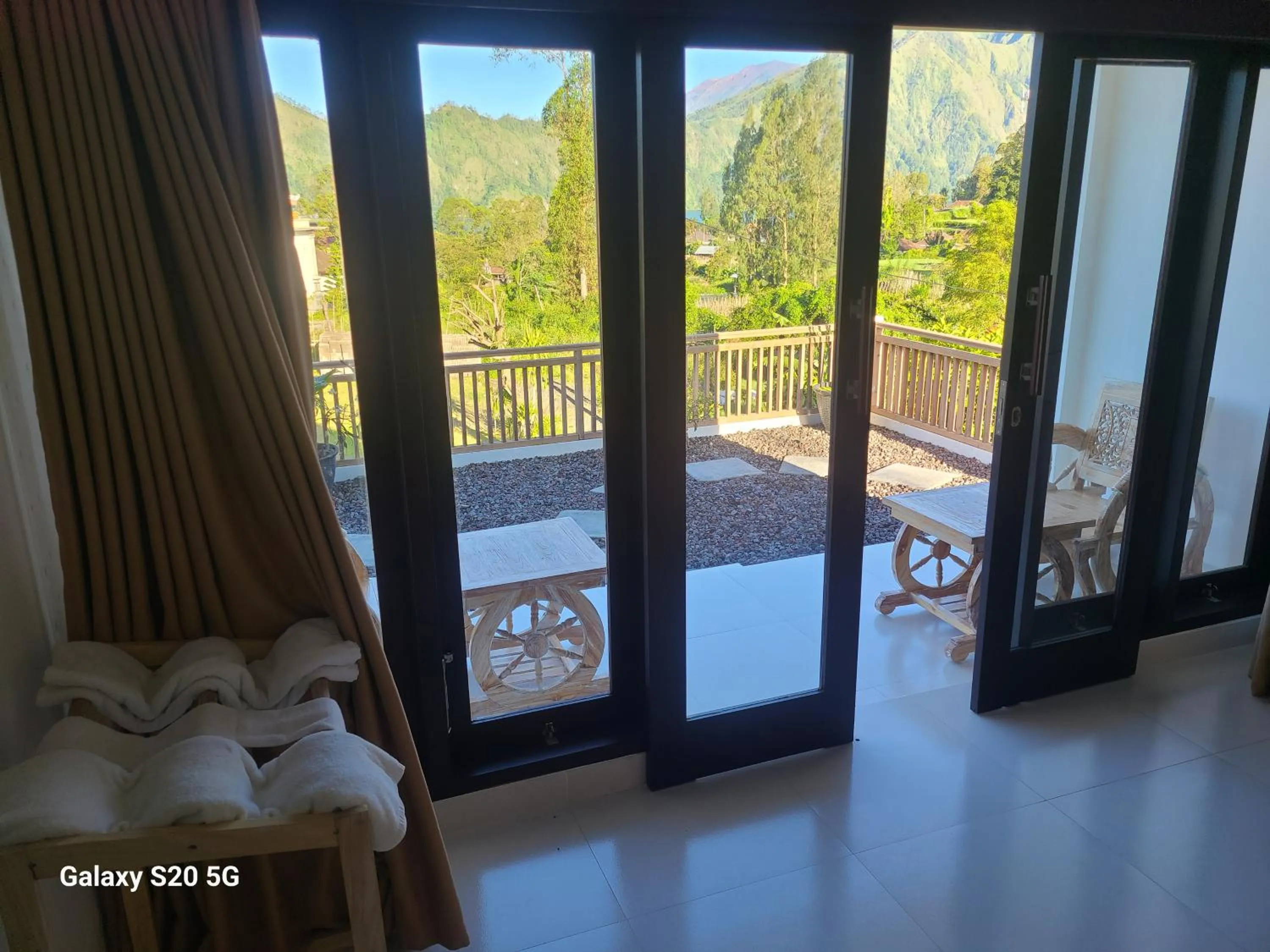 Bedroom in Batur lake view