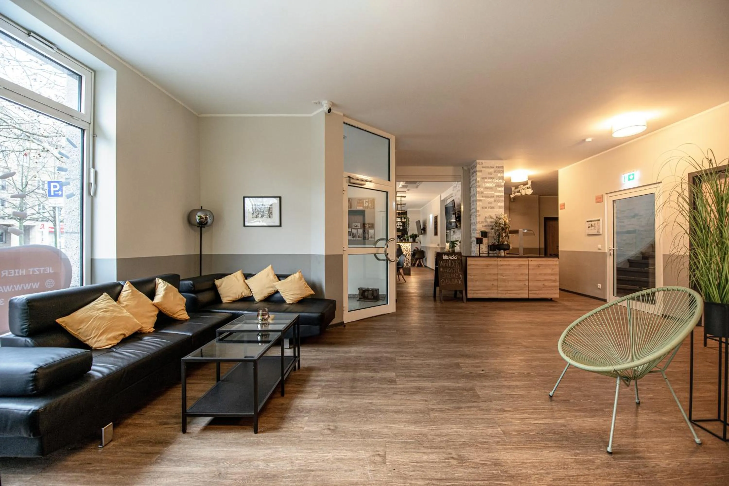 Communal lounge/ TV room in Wandery Hotel & Hostel Dessau