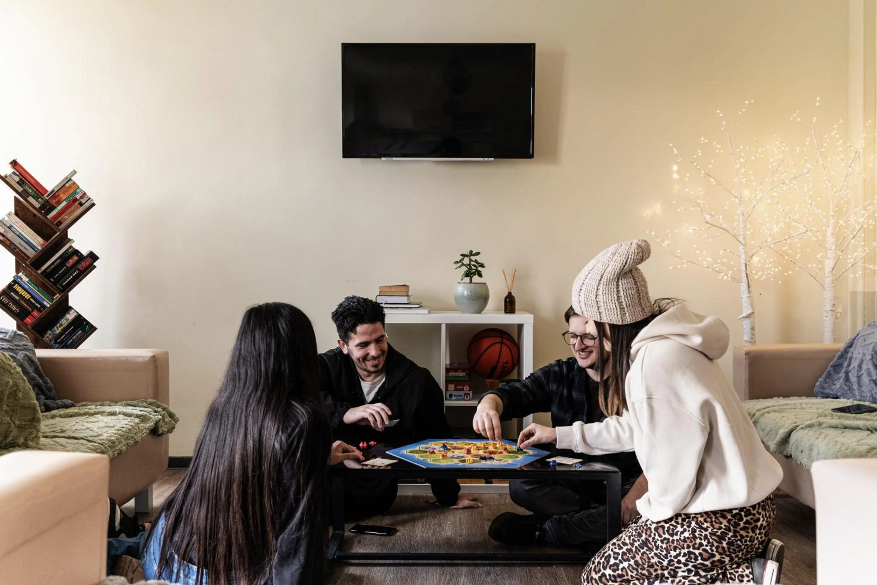 Communal lounge/ TV room in Wandery Hotel & Hostel Dessau