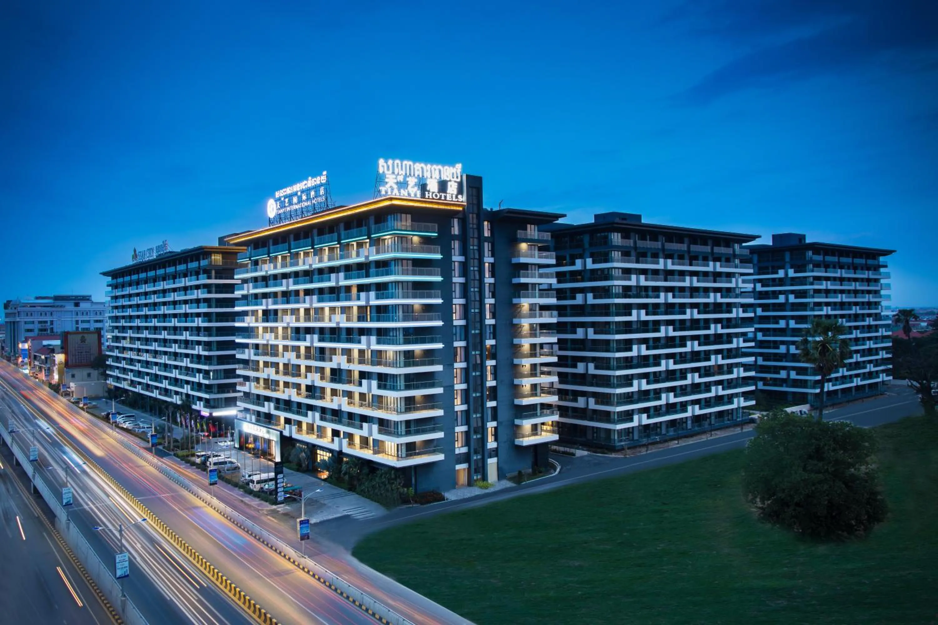 Property building in Tian Yi International Hotel 天艺国际酒店