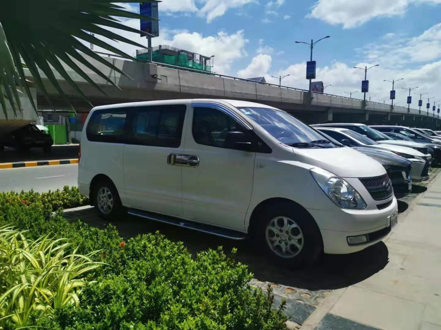 Parking in Tian Yi International Hotel 天艺国际酒店