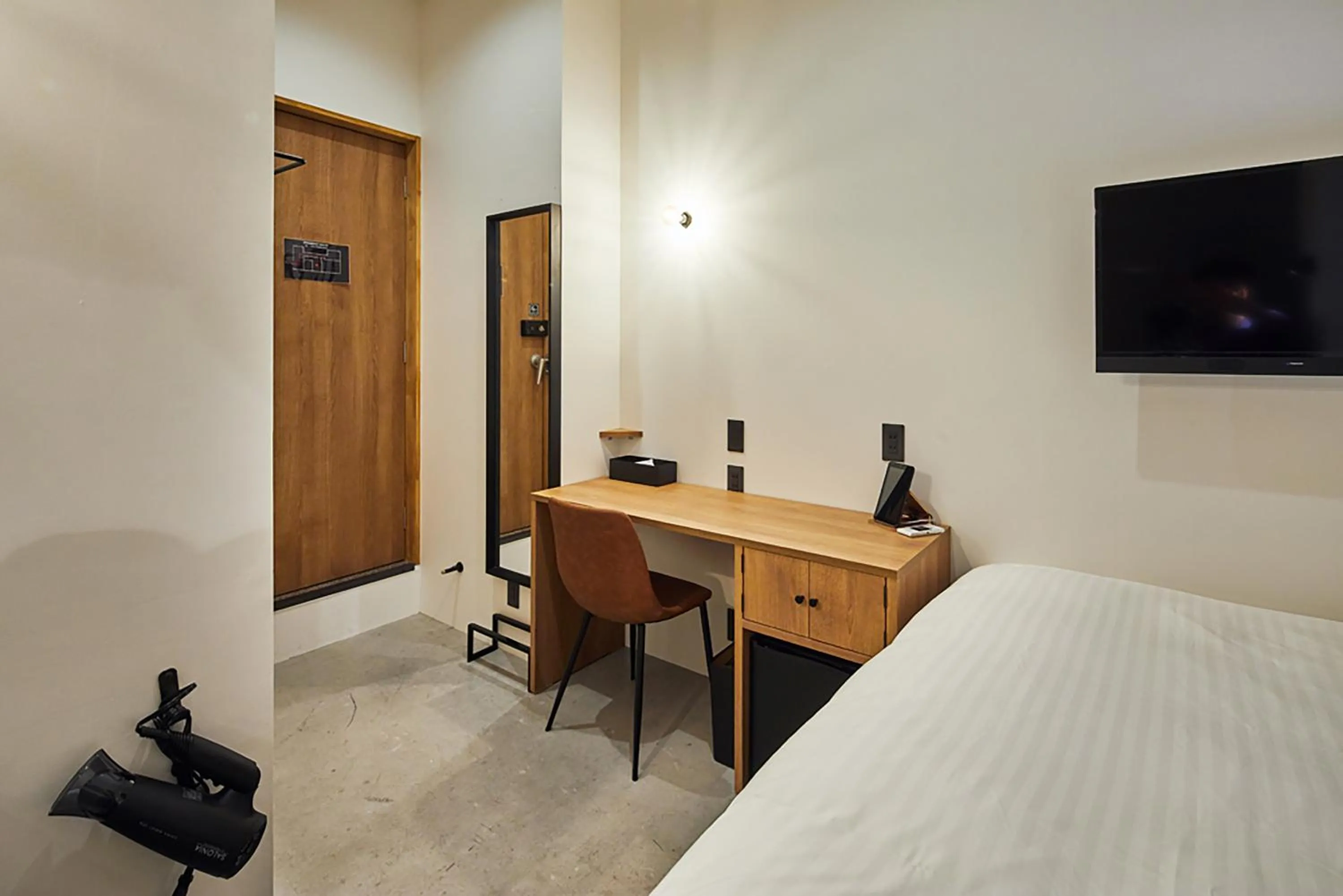 Seating area, Bed in mizuka Imaizumi 4 - unmanned hotel -