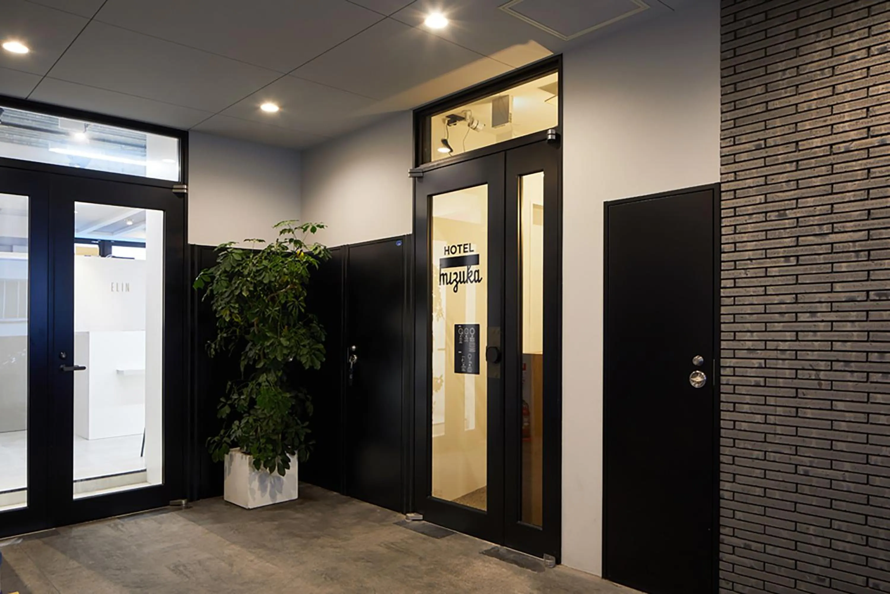 Facade/entrance in mizuka Imaizumi 4 - unmanned hotel -