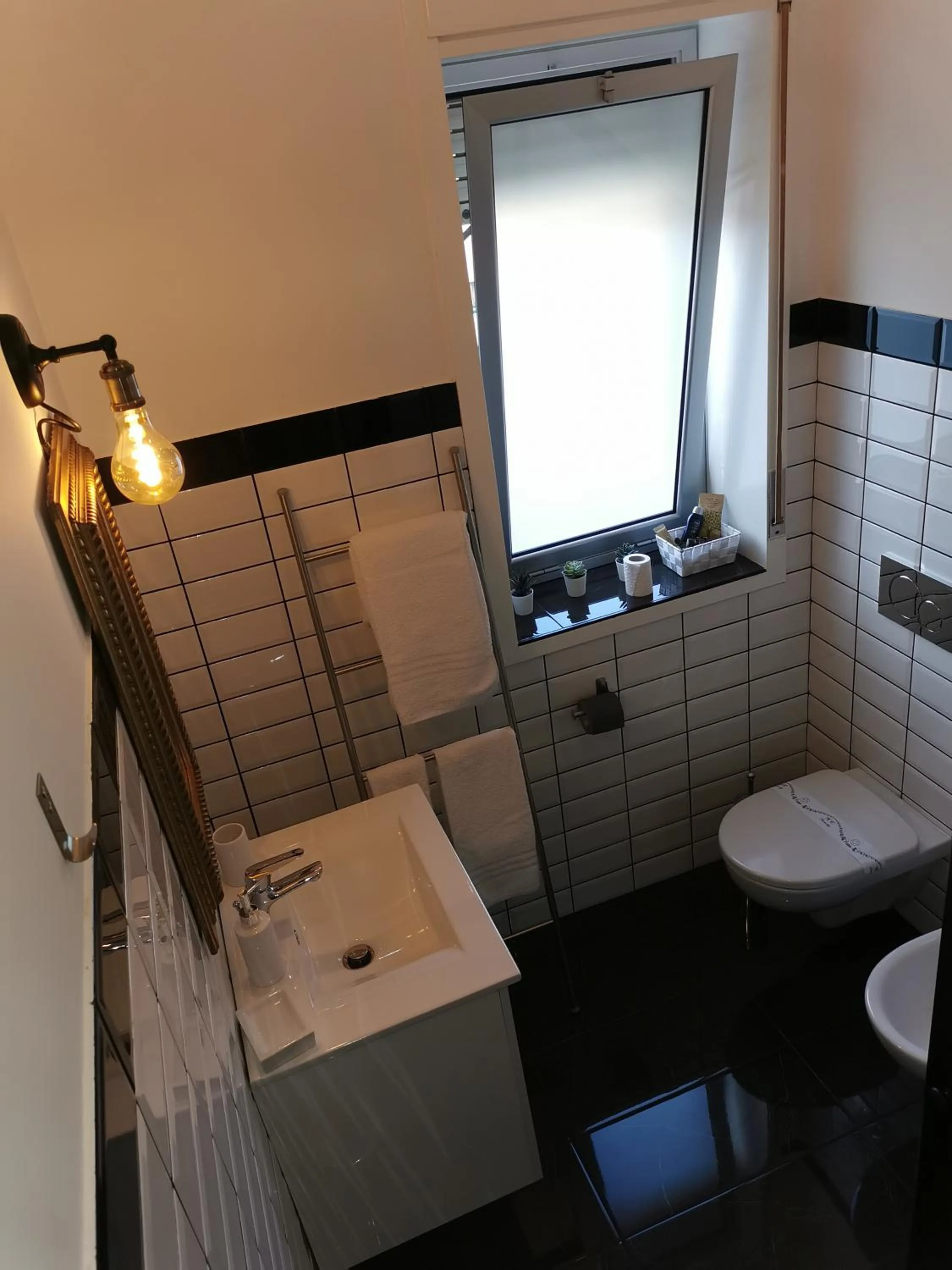 Bathroom, Bed in B&B Mount Etna