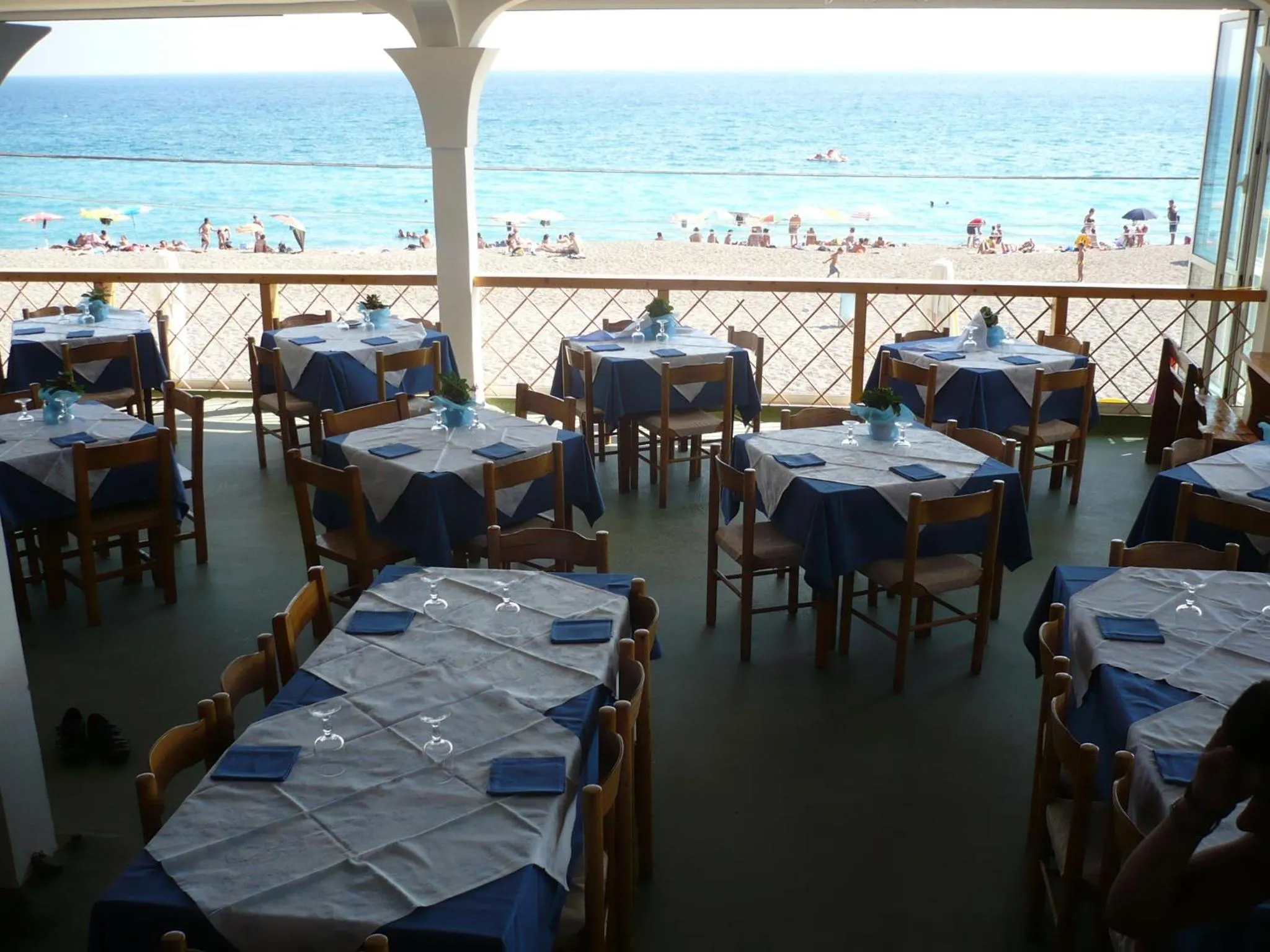 Restaurant/places to eat in Zi Bak