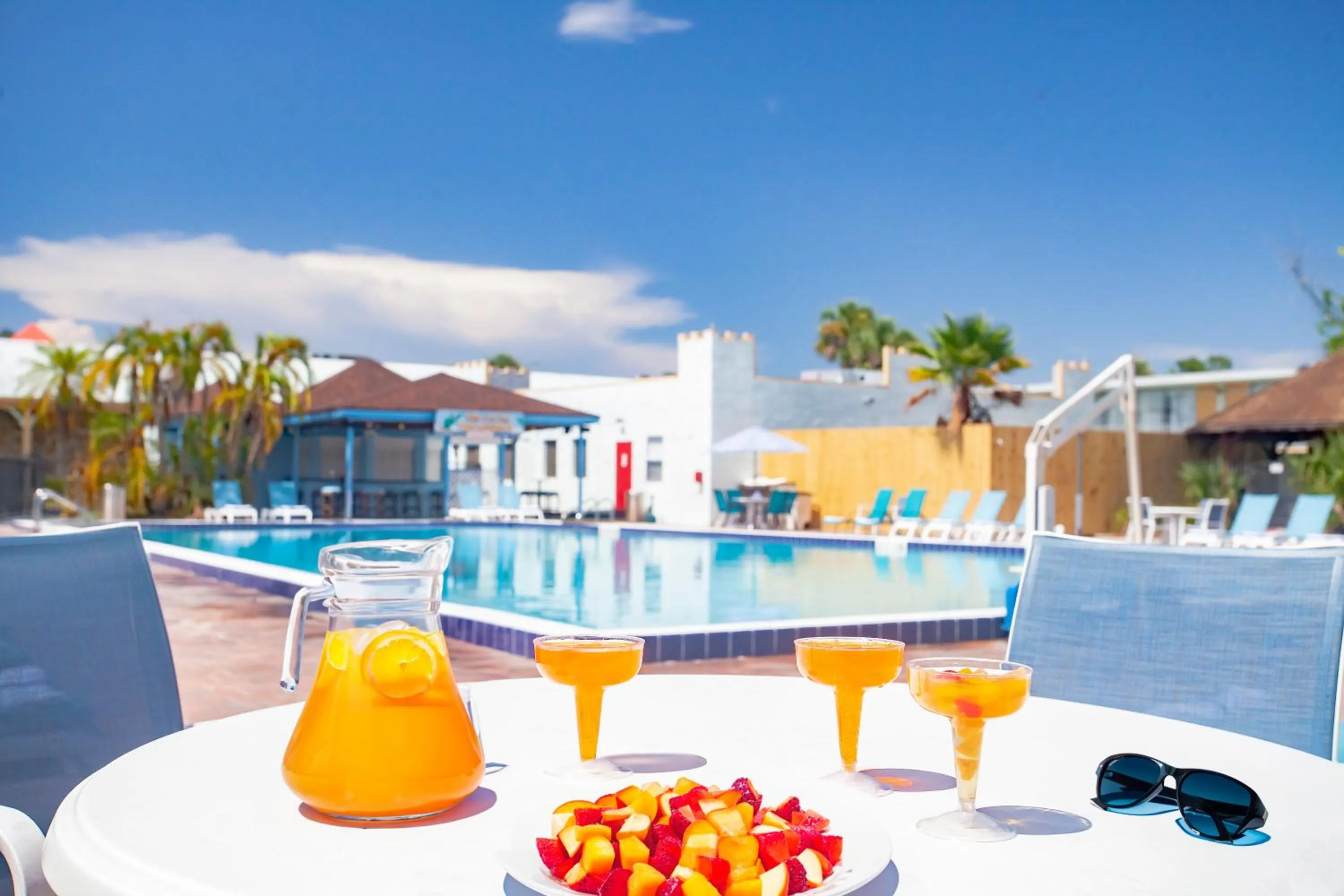 Swimming pool in Seralago Hotel & Suites Main Gate East