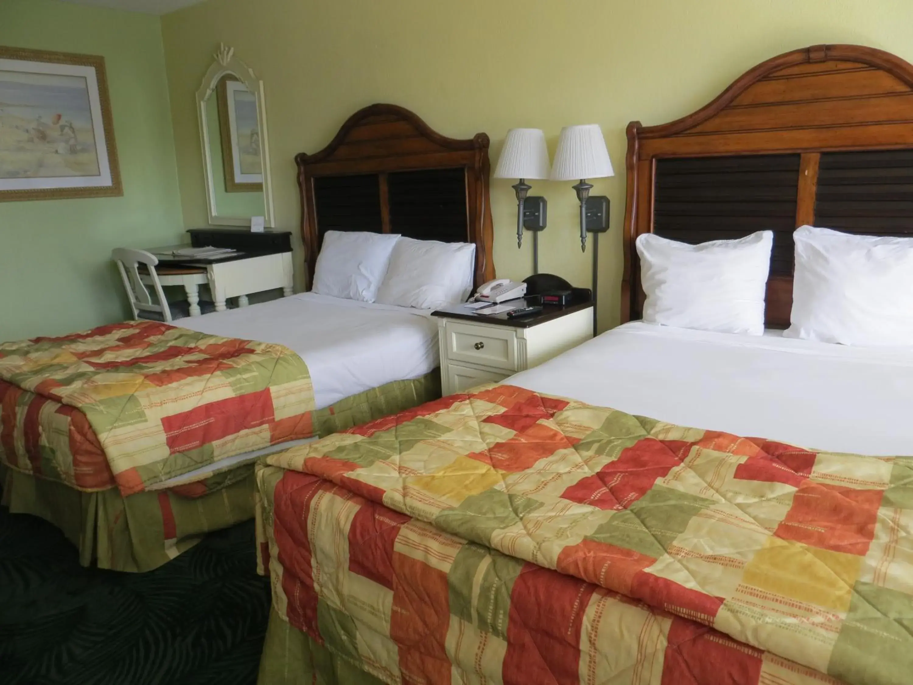 Photo of the whole room, Bed in Seralago Hotel & Suites Main Gate East