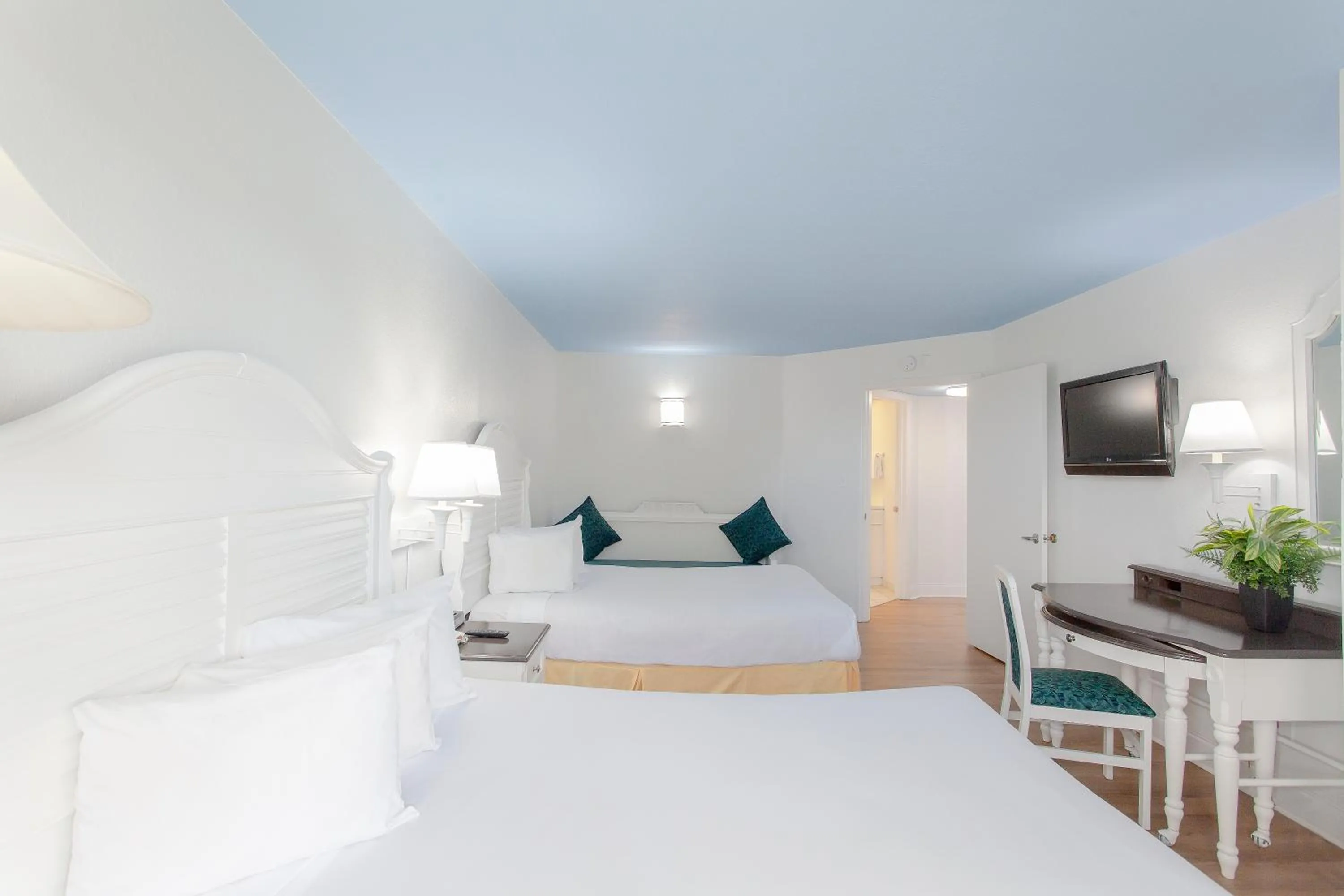 Bed in Seralago Hotel & Suites Main Gate East