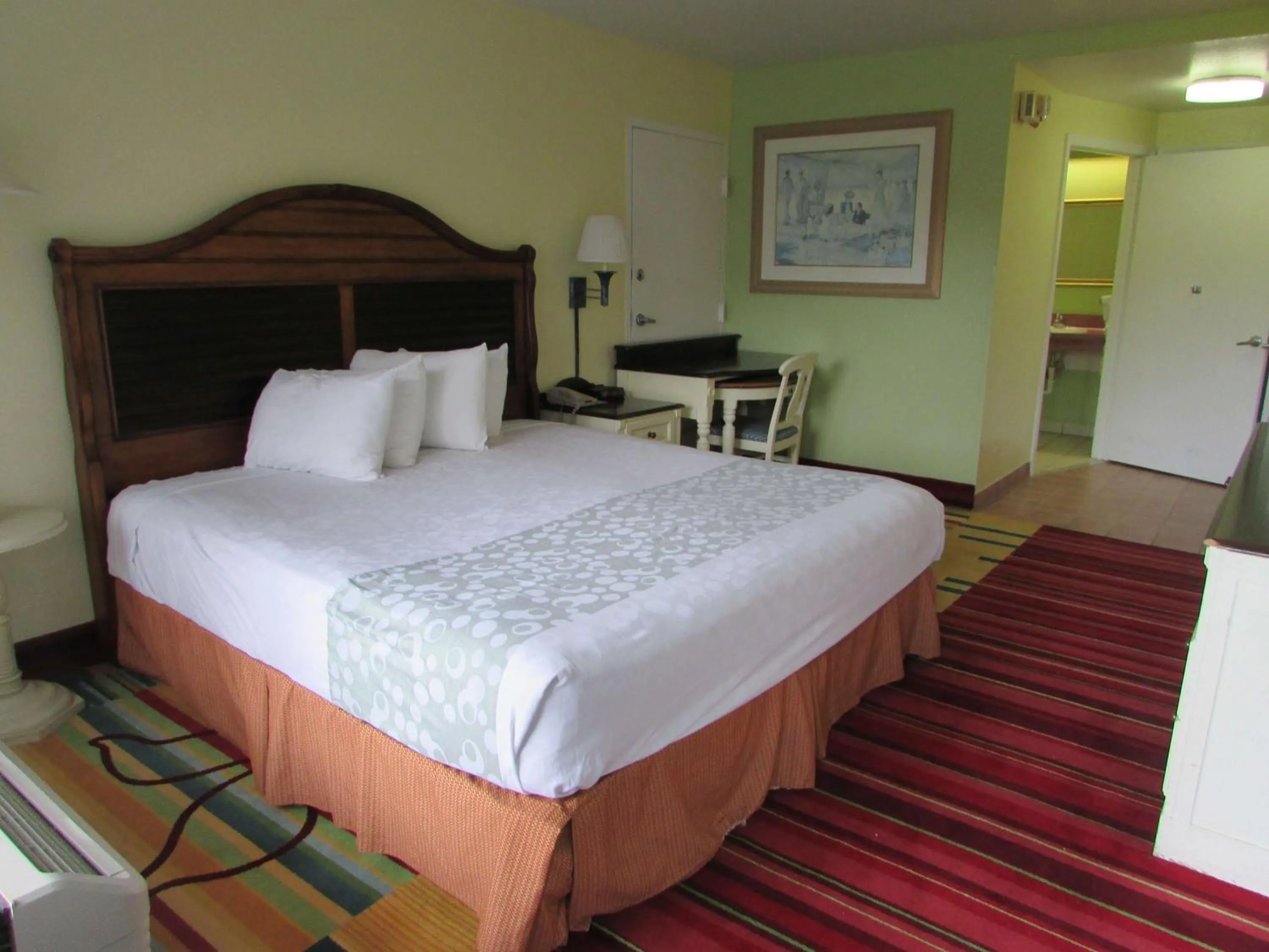 Bedroom in Seralago Hotel & Suites Main Gate East
