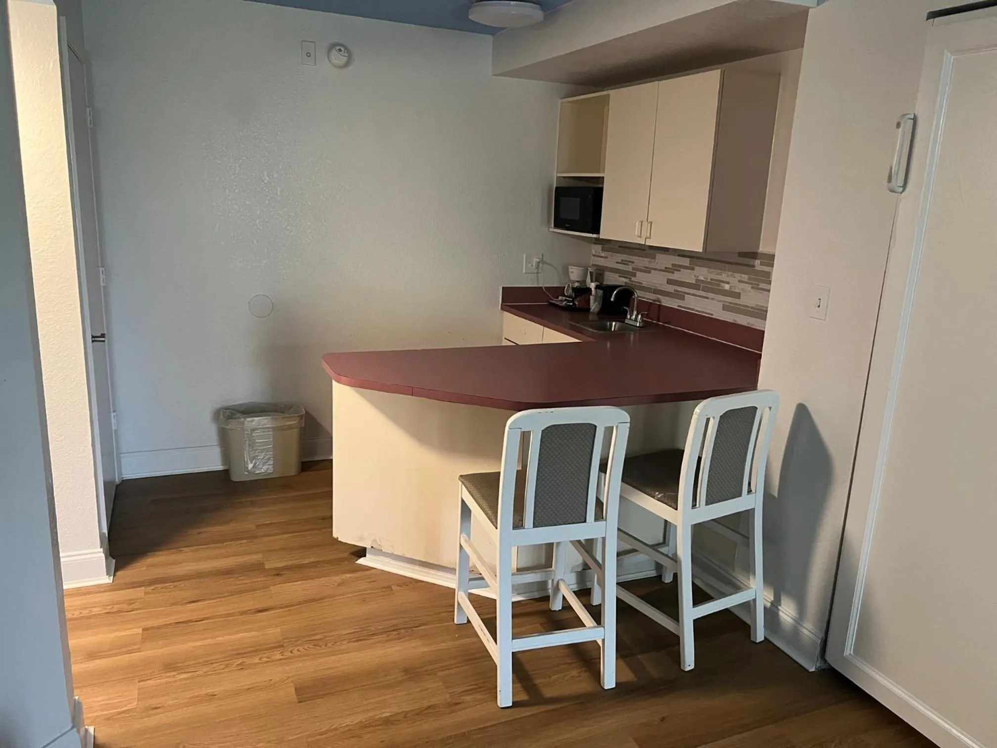 kitchen in Seralago Hotel & Suites Main Gate East