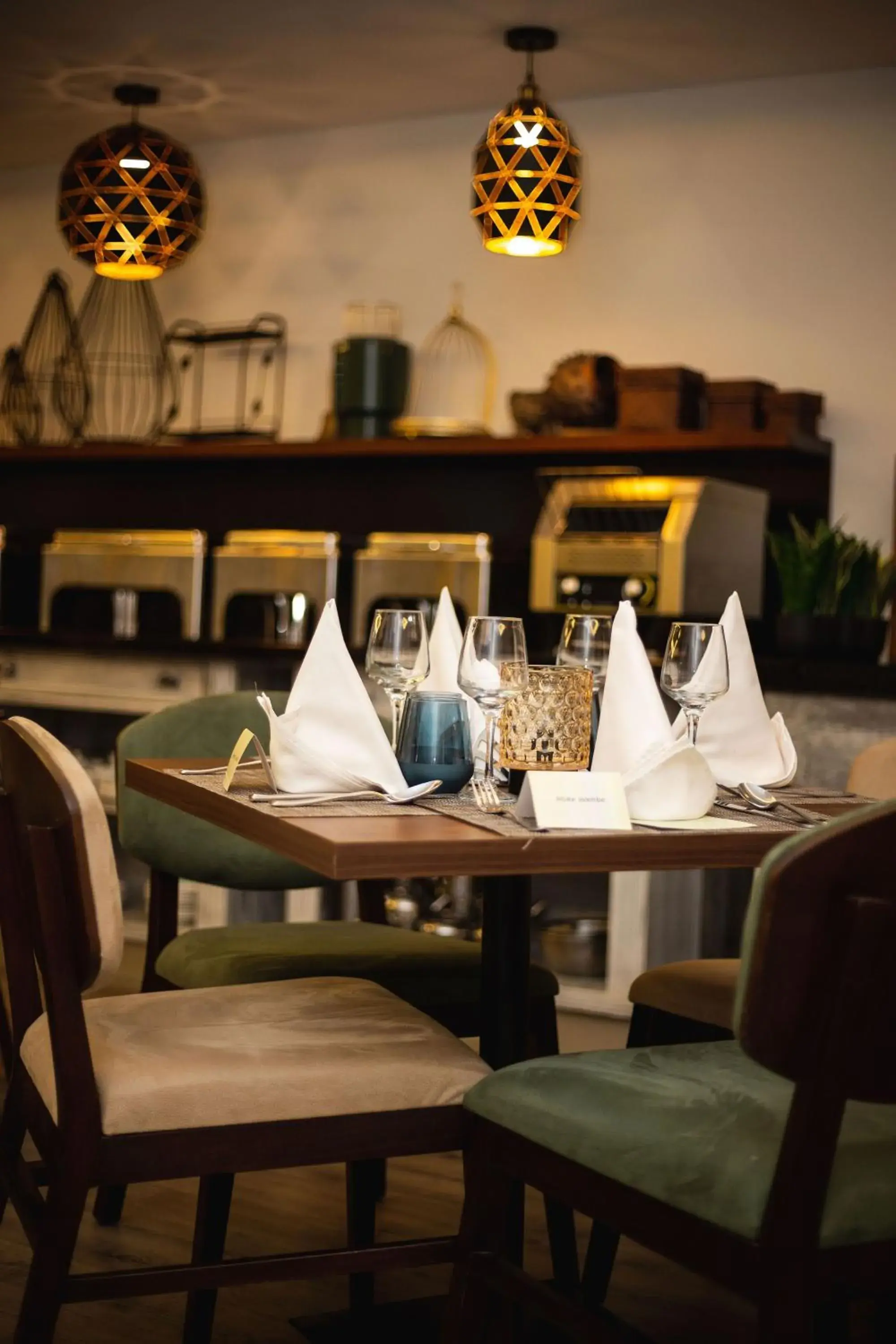 Restaurant/places to eat in Central Hotel Ridge Restaurant/places to eat in Central Hotel Ridge