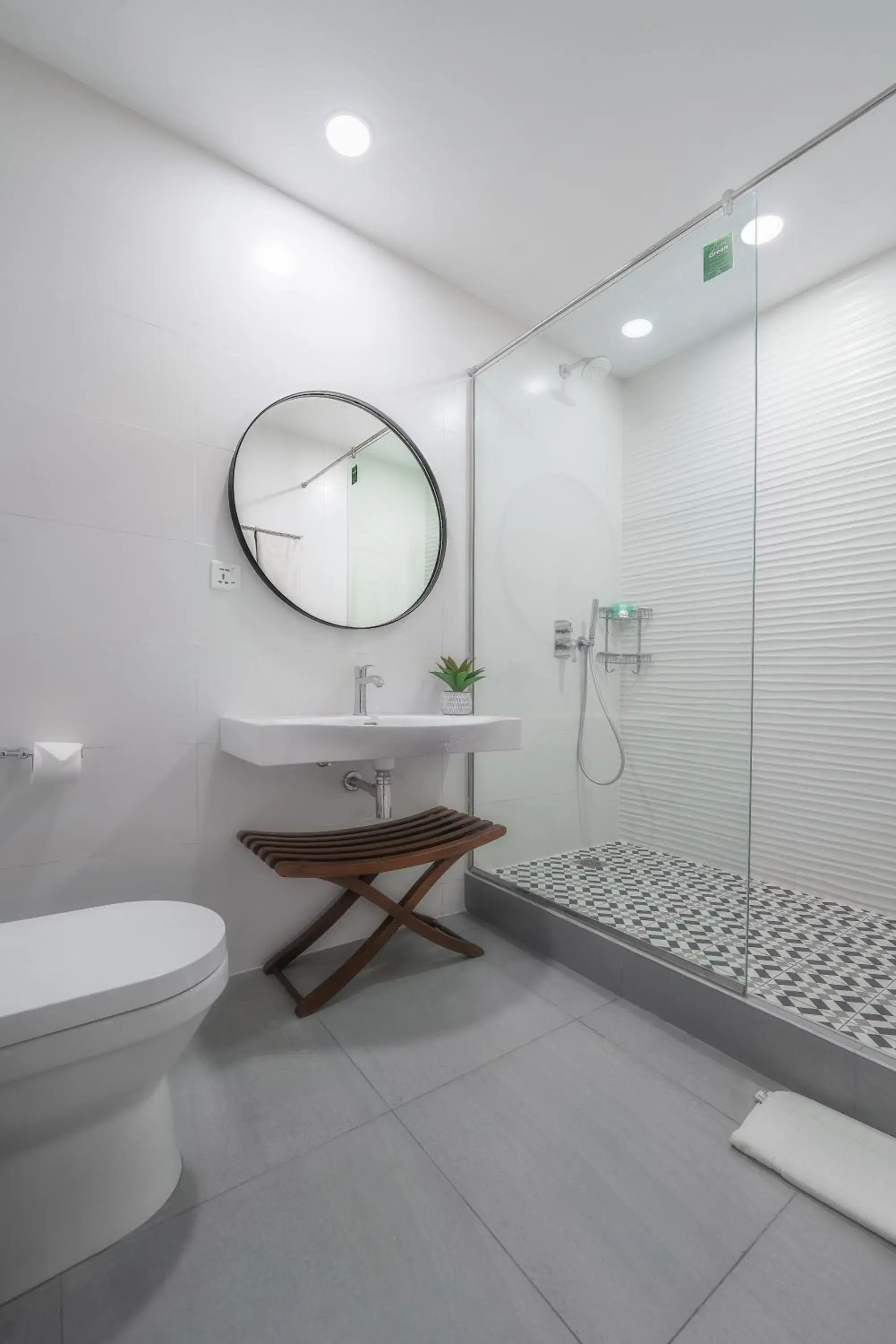 Shower in Central Hotel Ridge Shower in Central Hotel Ridge