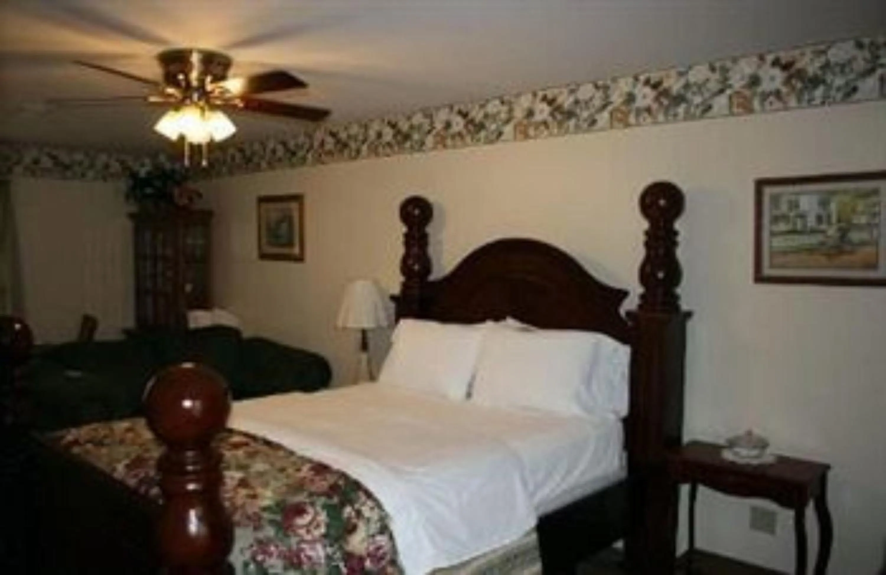 Bedroom, Bed in Susan's Cottages