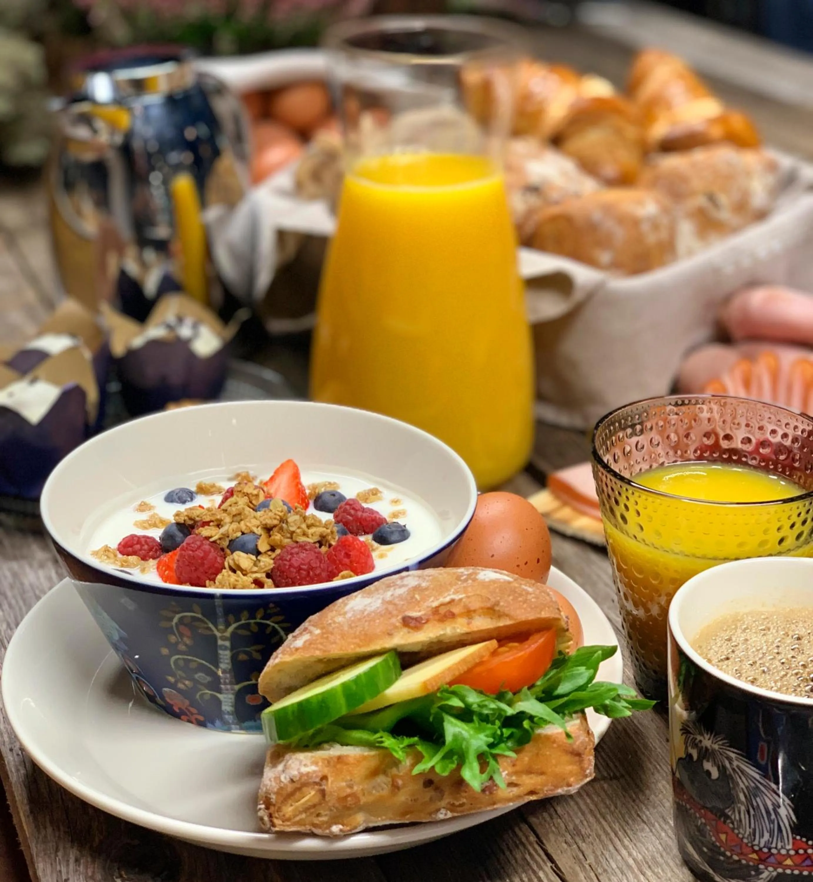 Restaurant/places to eat in Levi Black Apartments