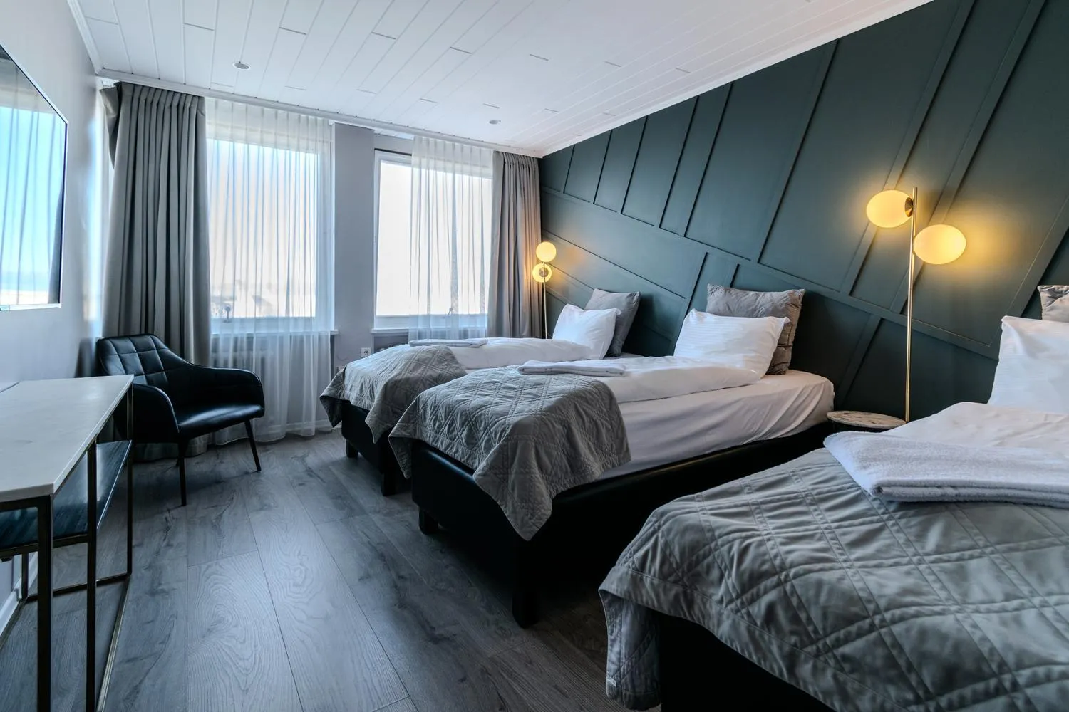 Bed in Midtown Hotel