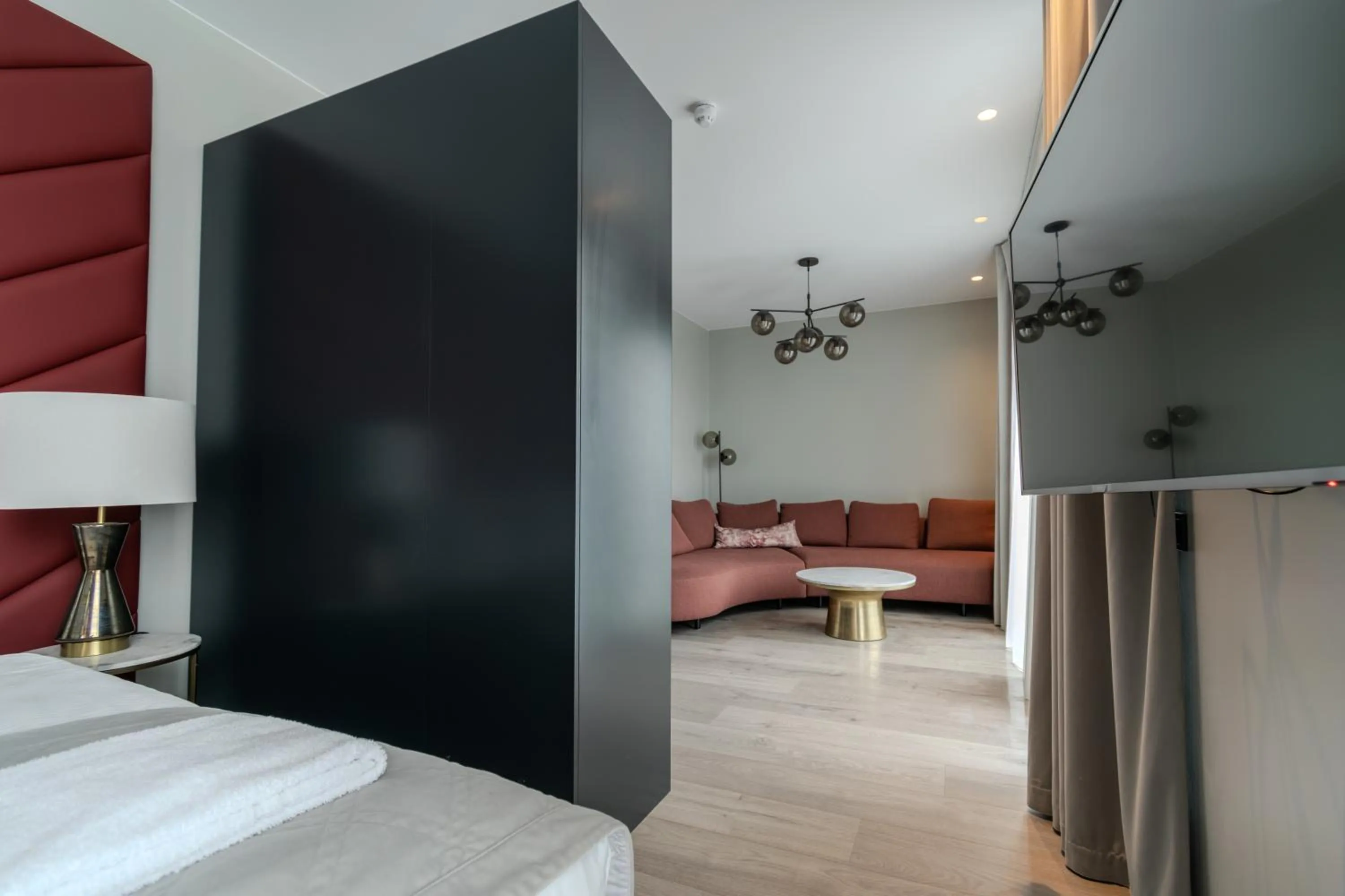 Bed in Midtown Hotel