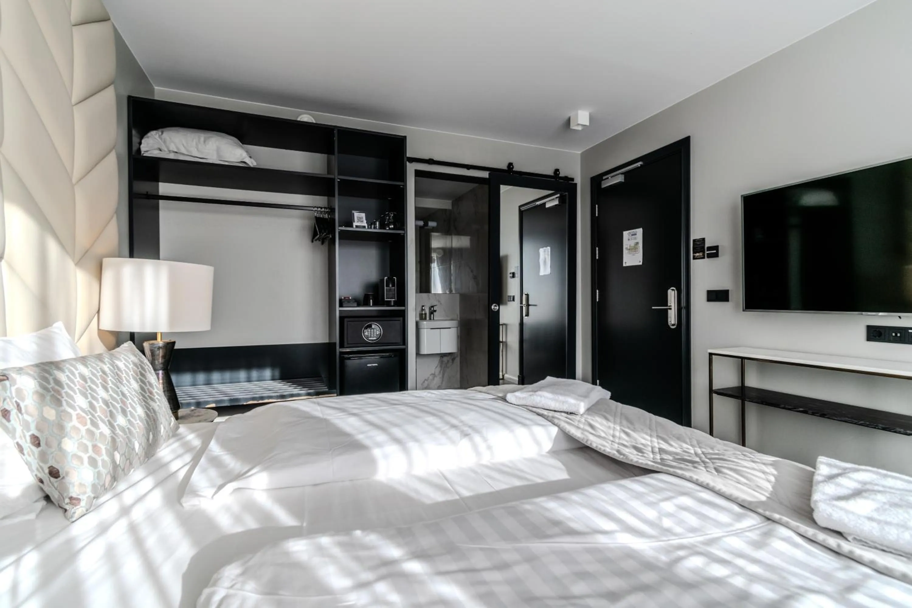 Bed in Midtown Hotel