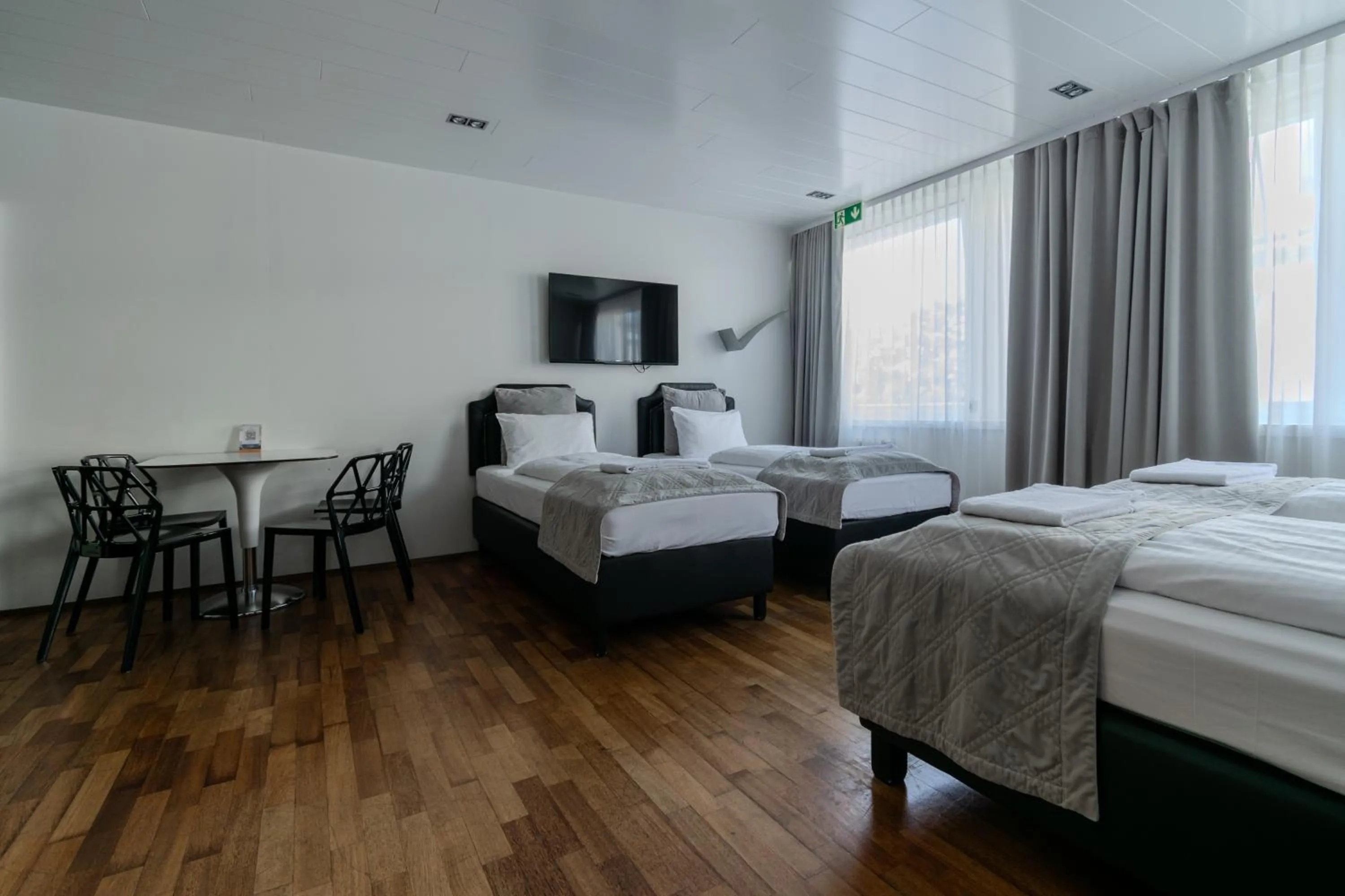 Bed in Midtown Hotel