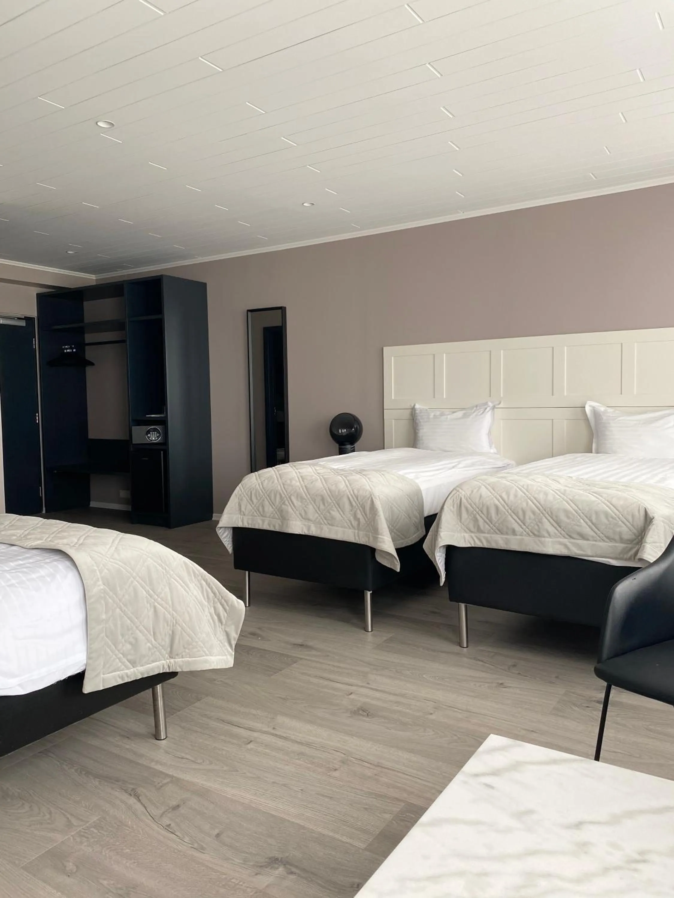 Photo of the whole room, Bed in Midtown Hotel