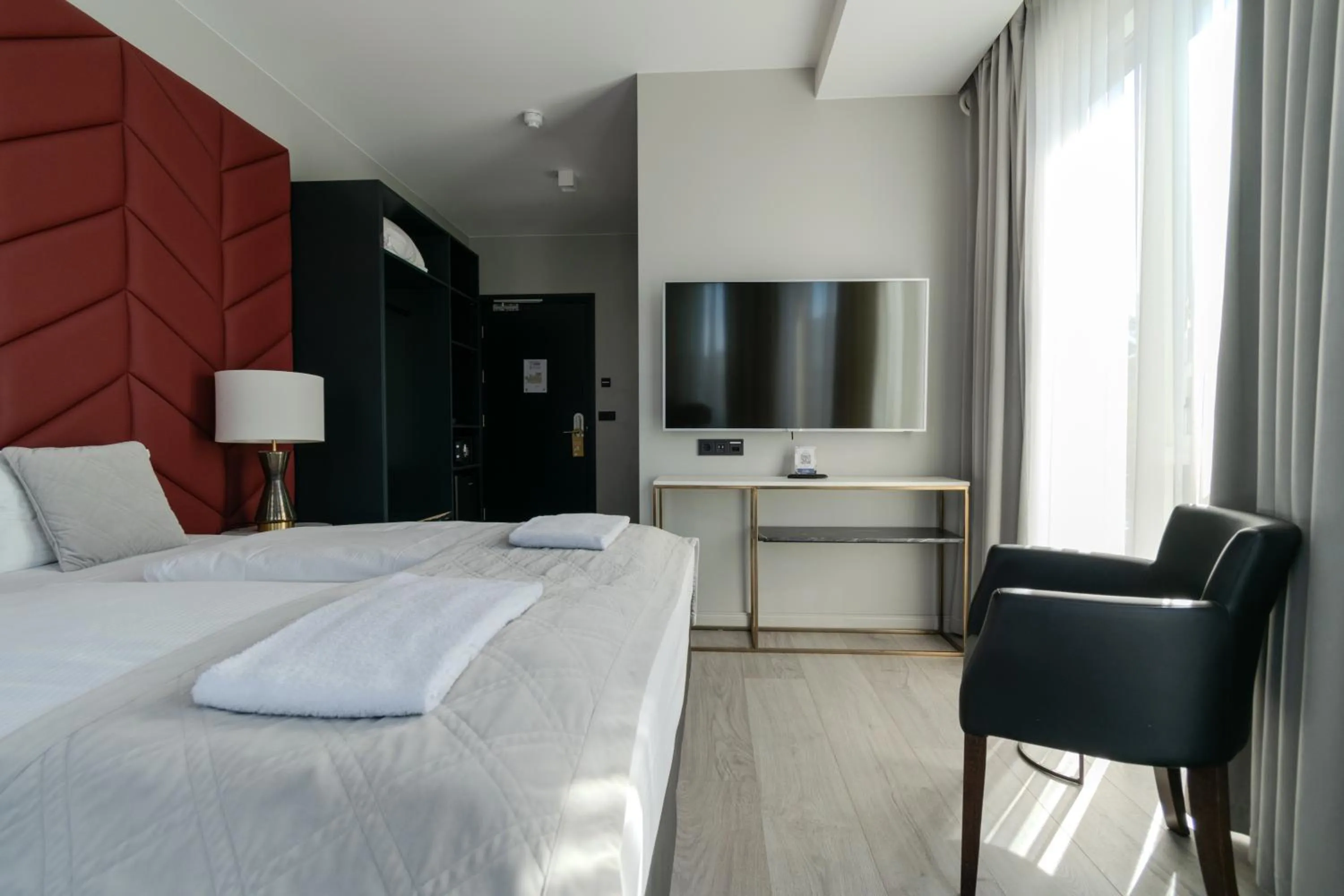 Bed in Midtown Hotel