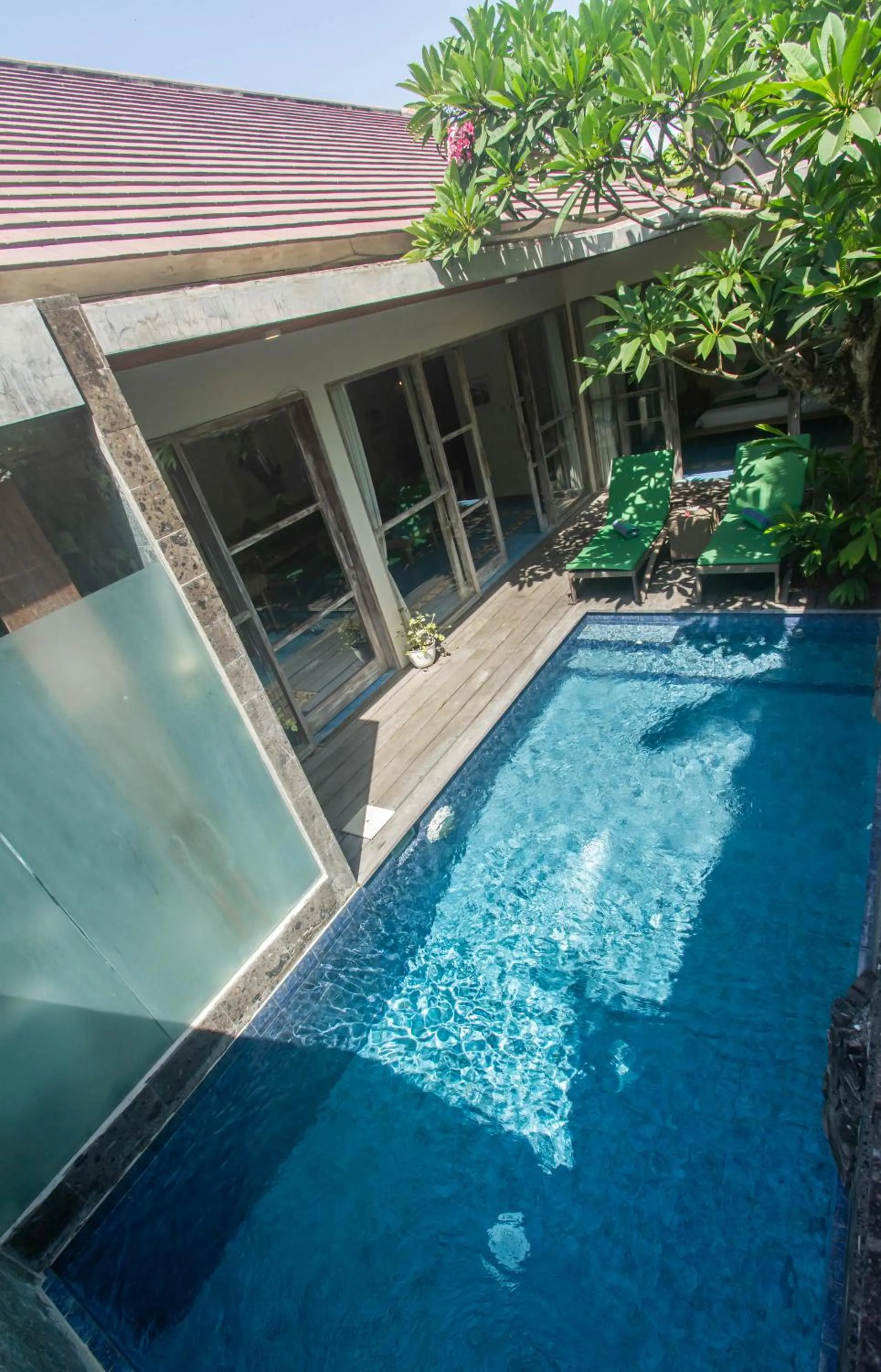 Swimming pool in Sari Dana Villas
