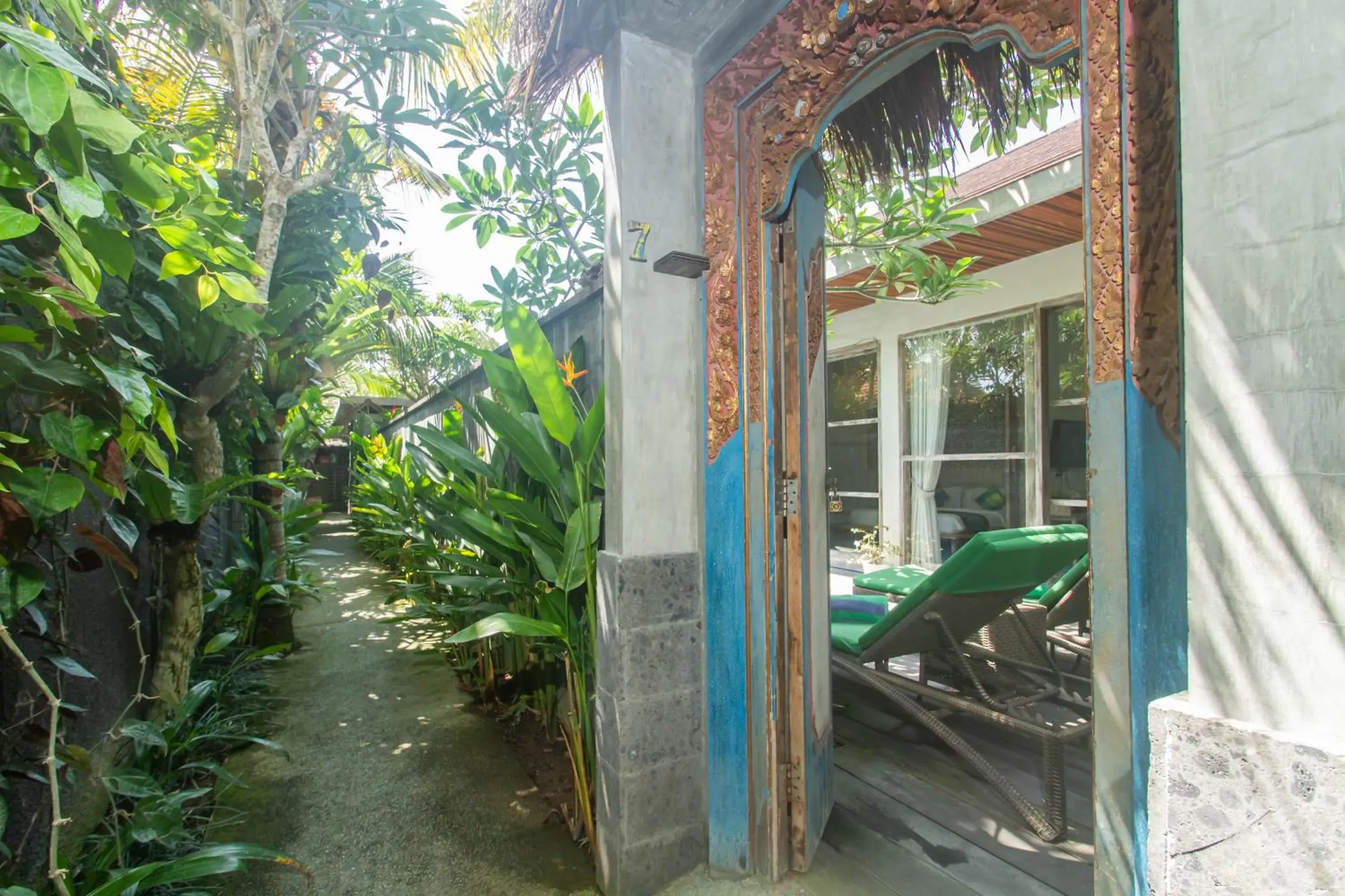 Facade/entrance in Sari Dana Villas Facade/entrance in Sari Dana Villas