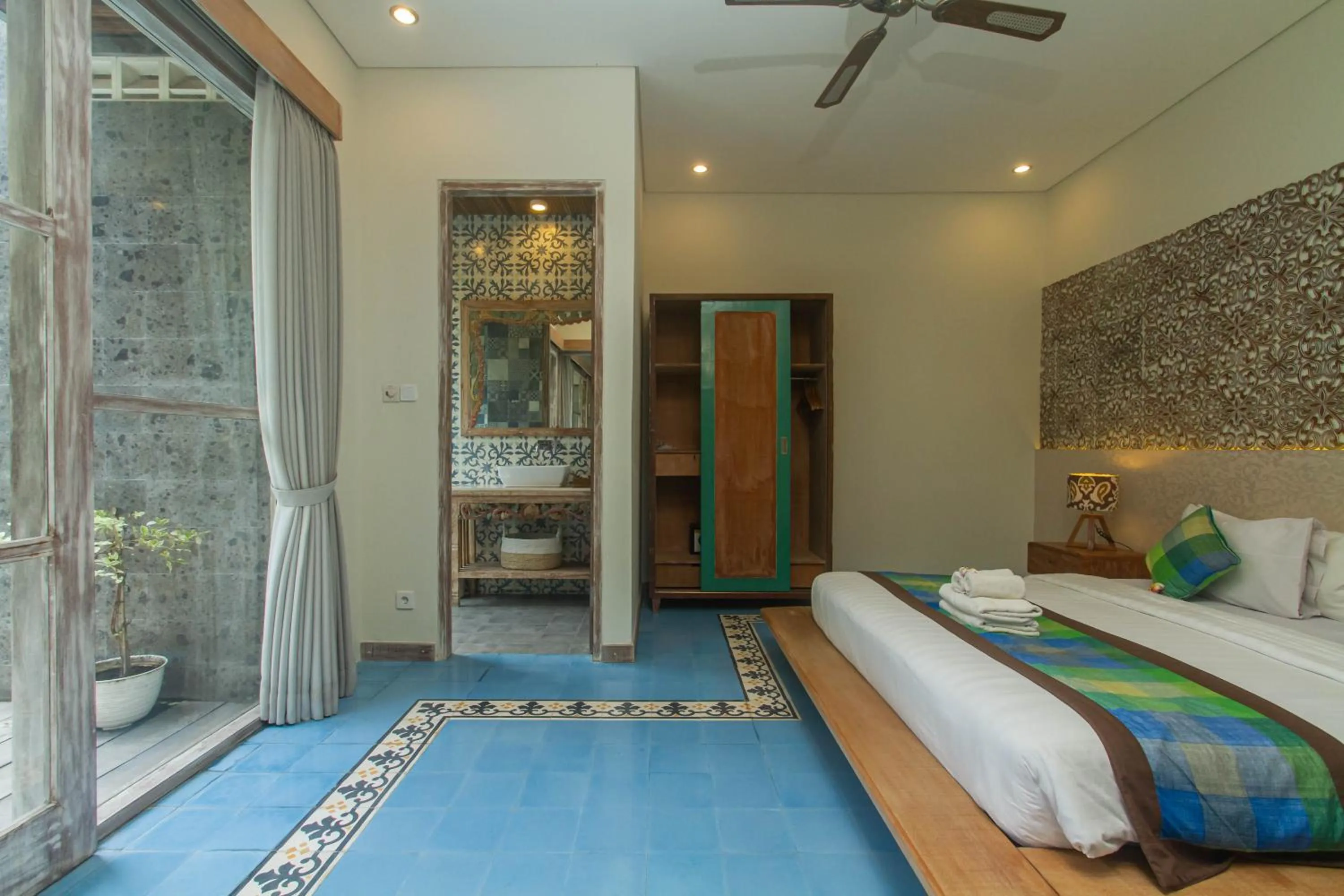 Bedroom, Bed in Sari Dana Villas