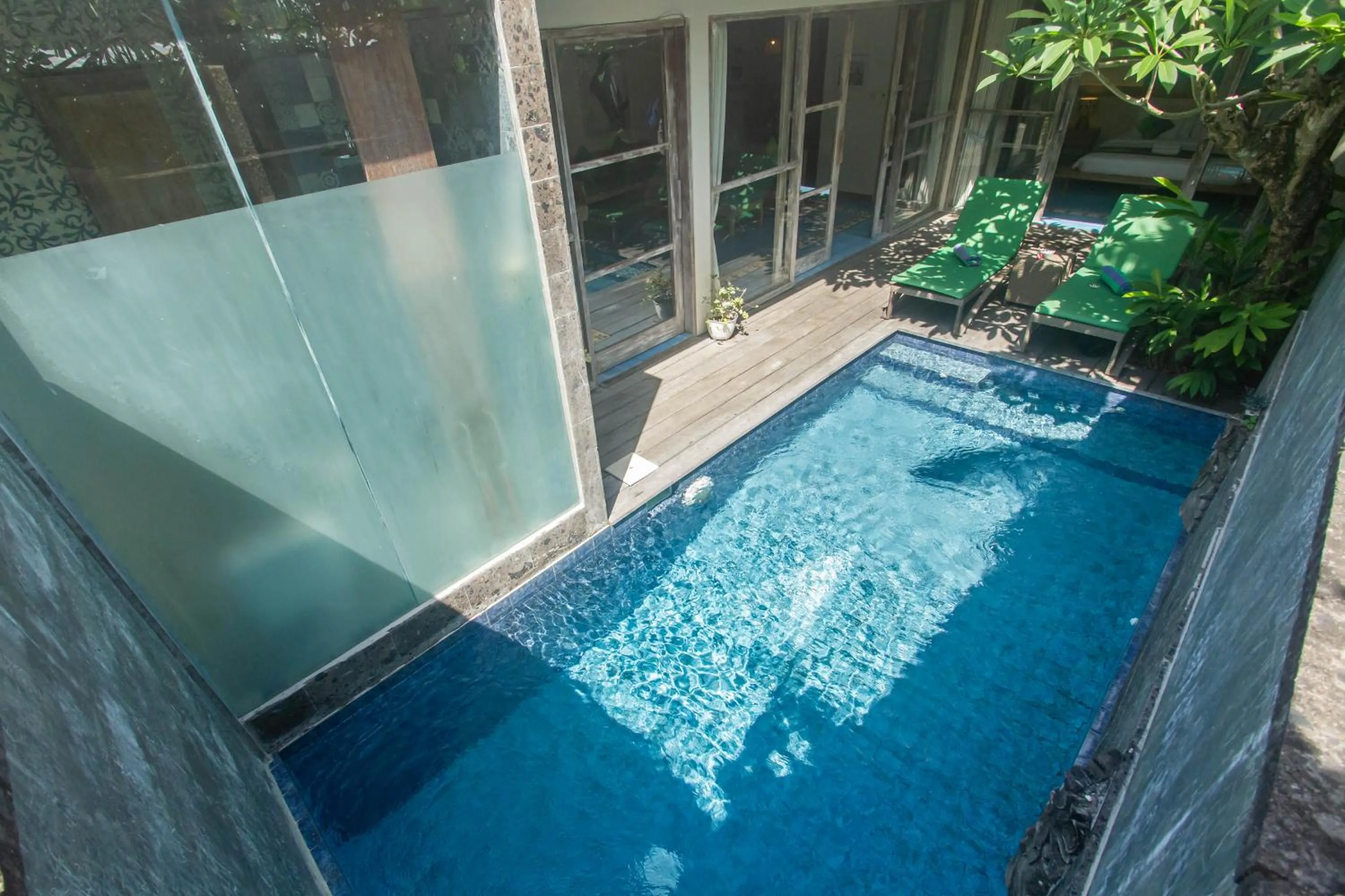 Swimming pool in Sari Dana Villas