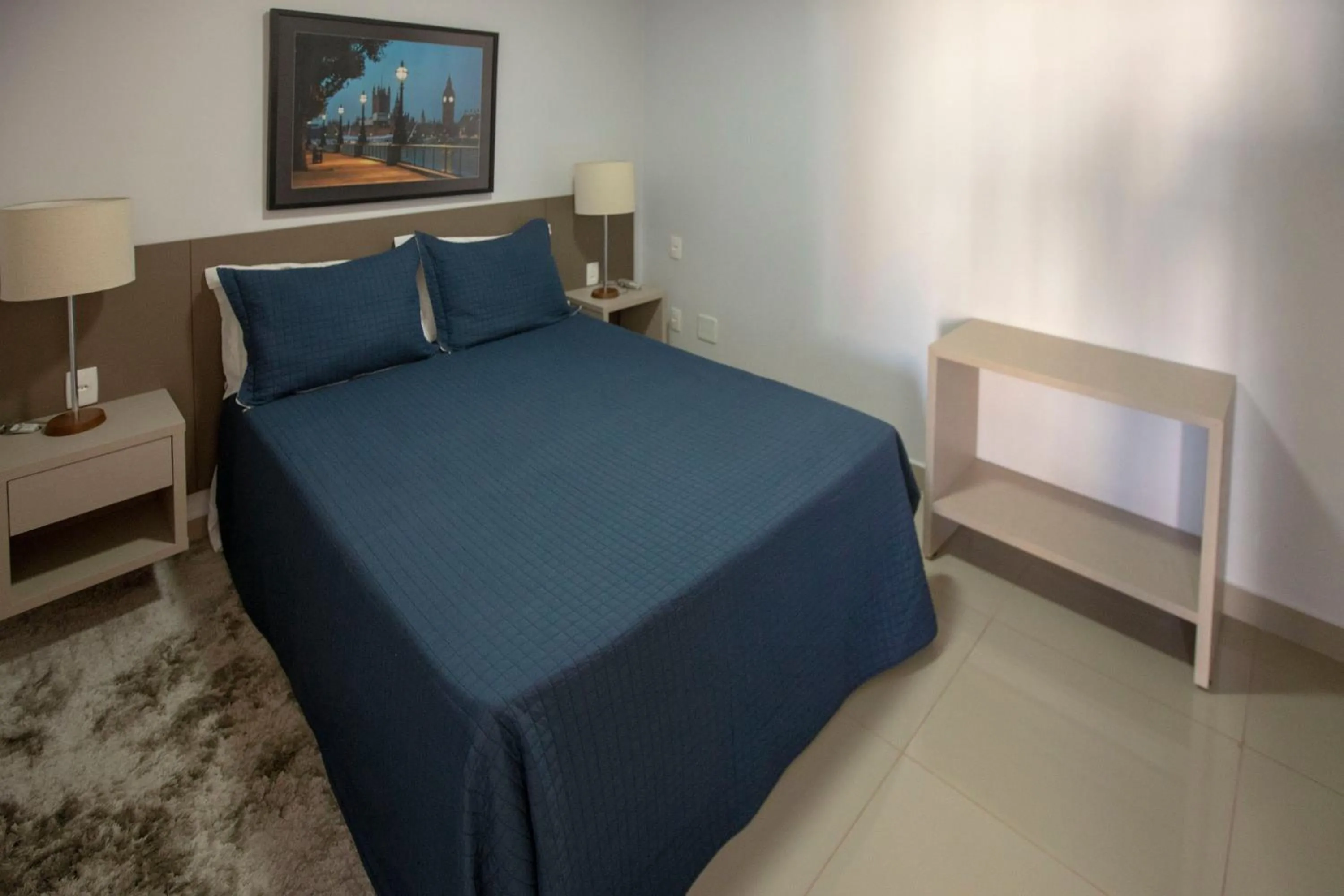 Apartment with Balcony in Flat inteiro Ônix Bueno