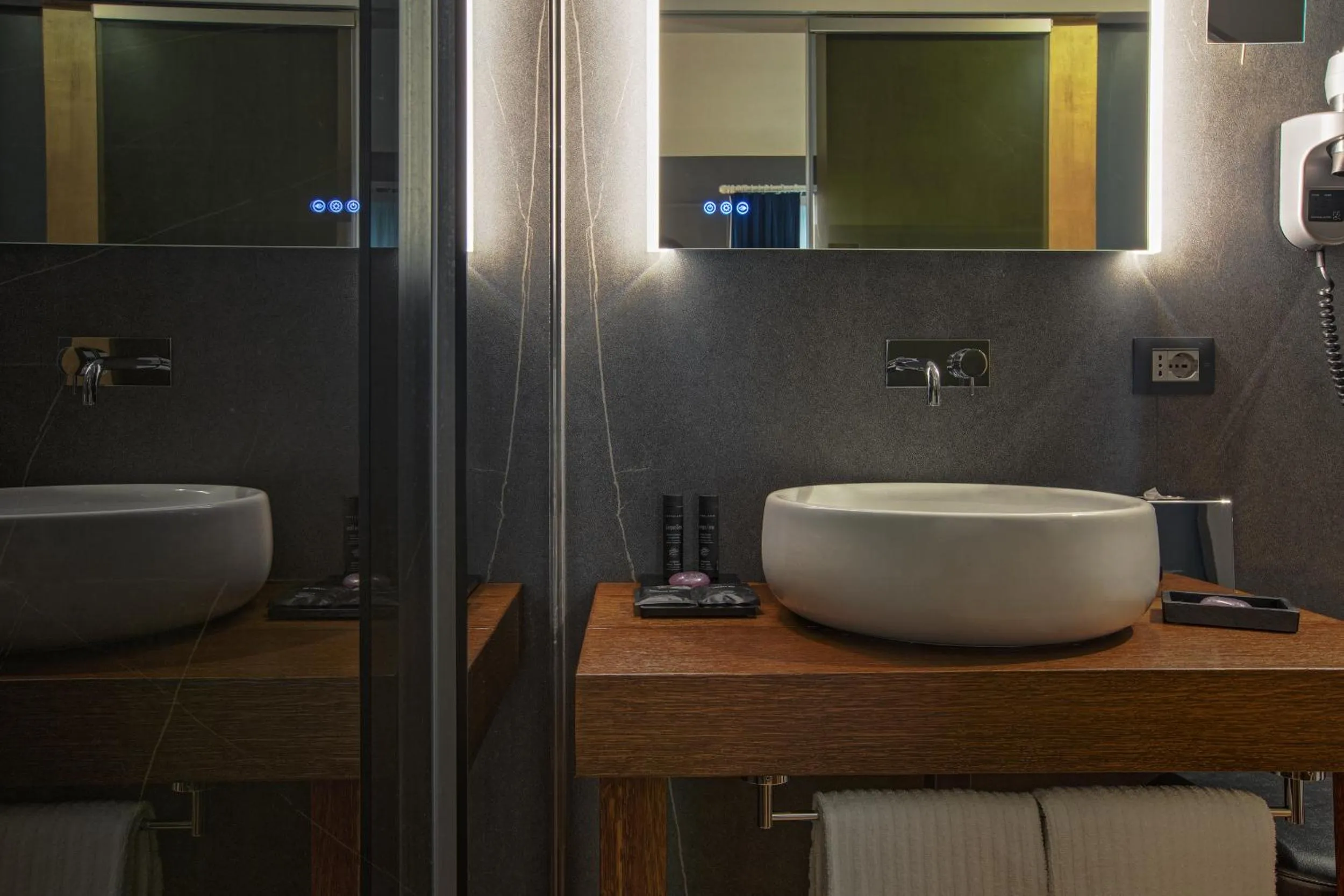 Bathroom in Palco Rooms&Suites