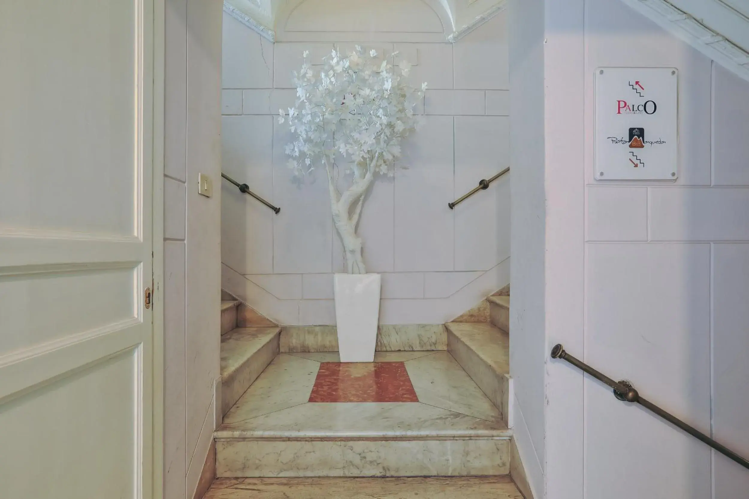 Facade/entrance in Palco Rooms&Suites Facade/entrance in Palco Rooms&Suites