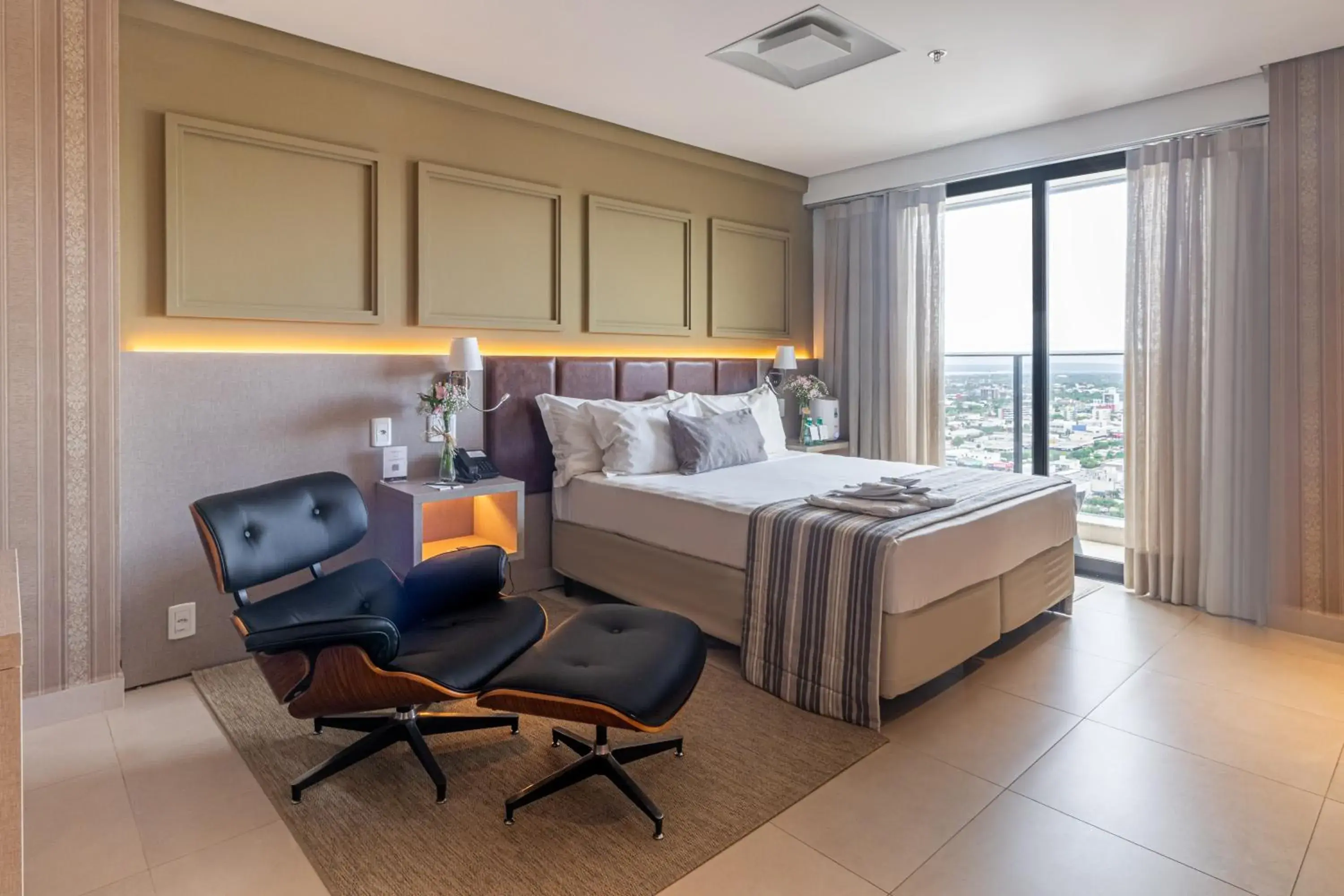 Photo of the whole room, Bed in Hplus Premium Palmas Photo of the whole room, Bed in Hplus Premium Palmas