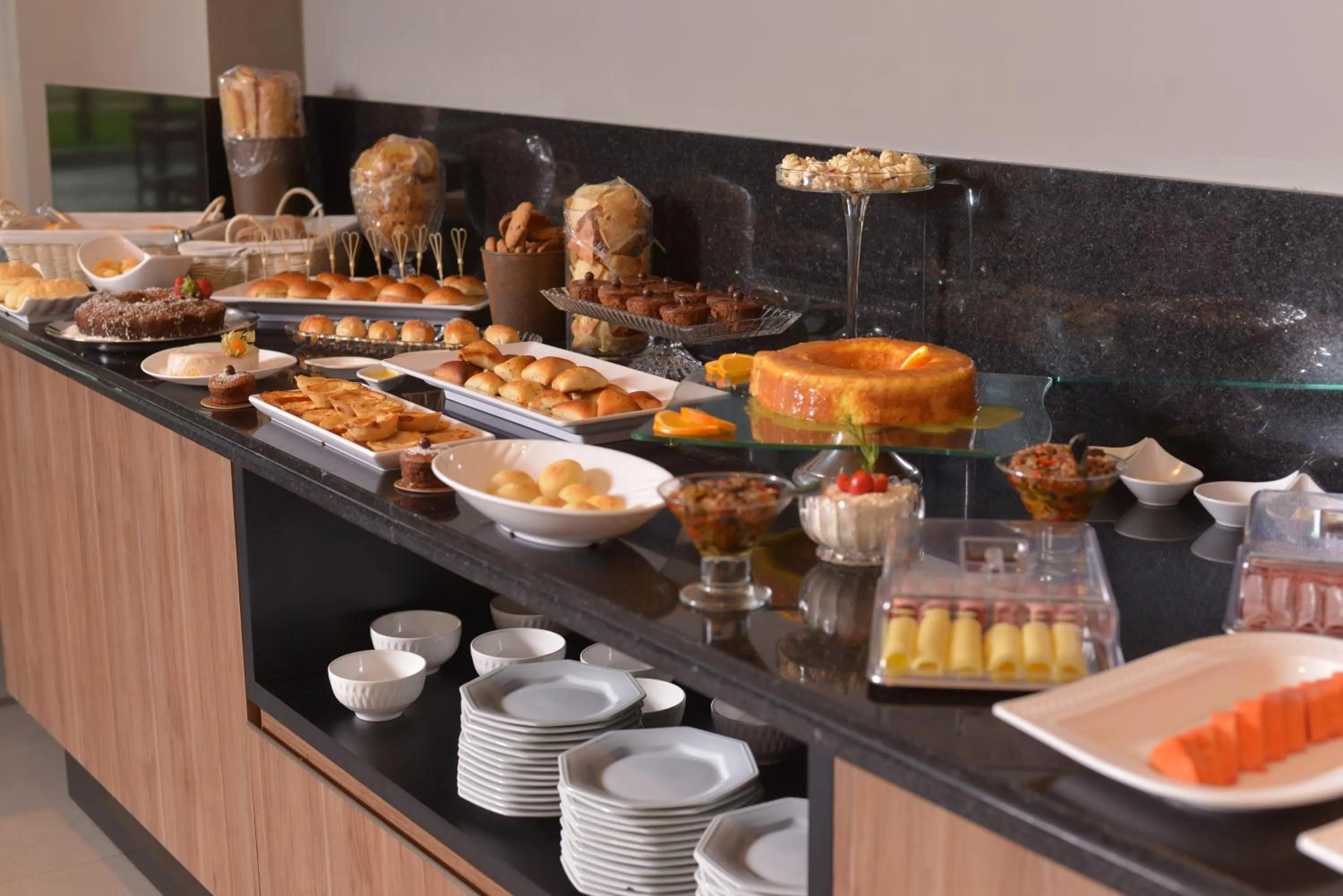 Food and drinks in Hplus Premium Palmas