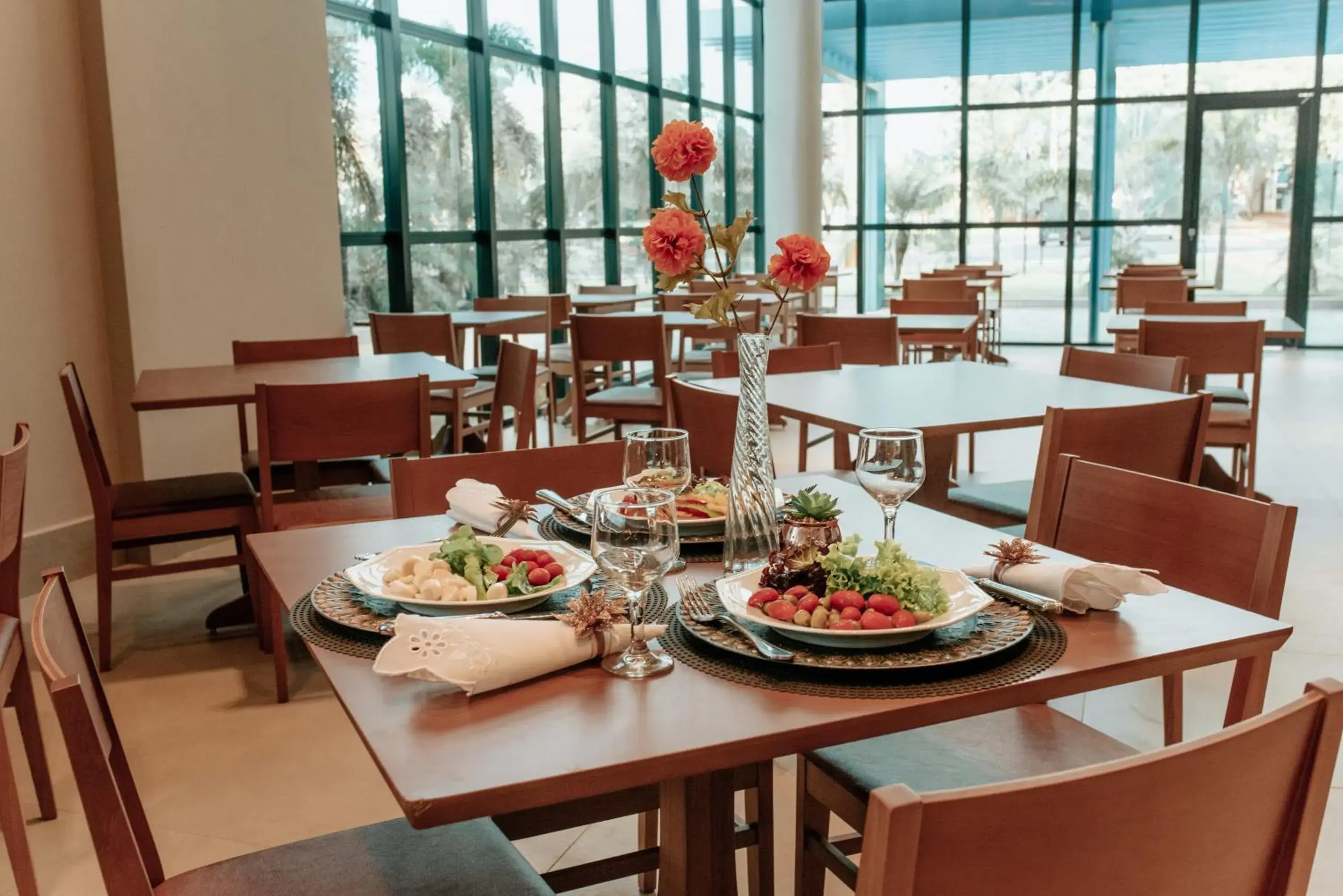 Restaurant/places to eat in Hplus Premium Palmas Restaurant/places to eat in Hplus Premium Palmas