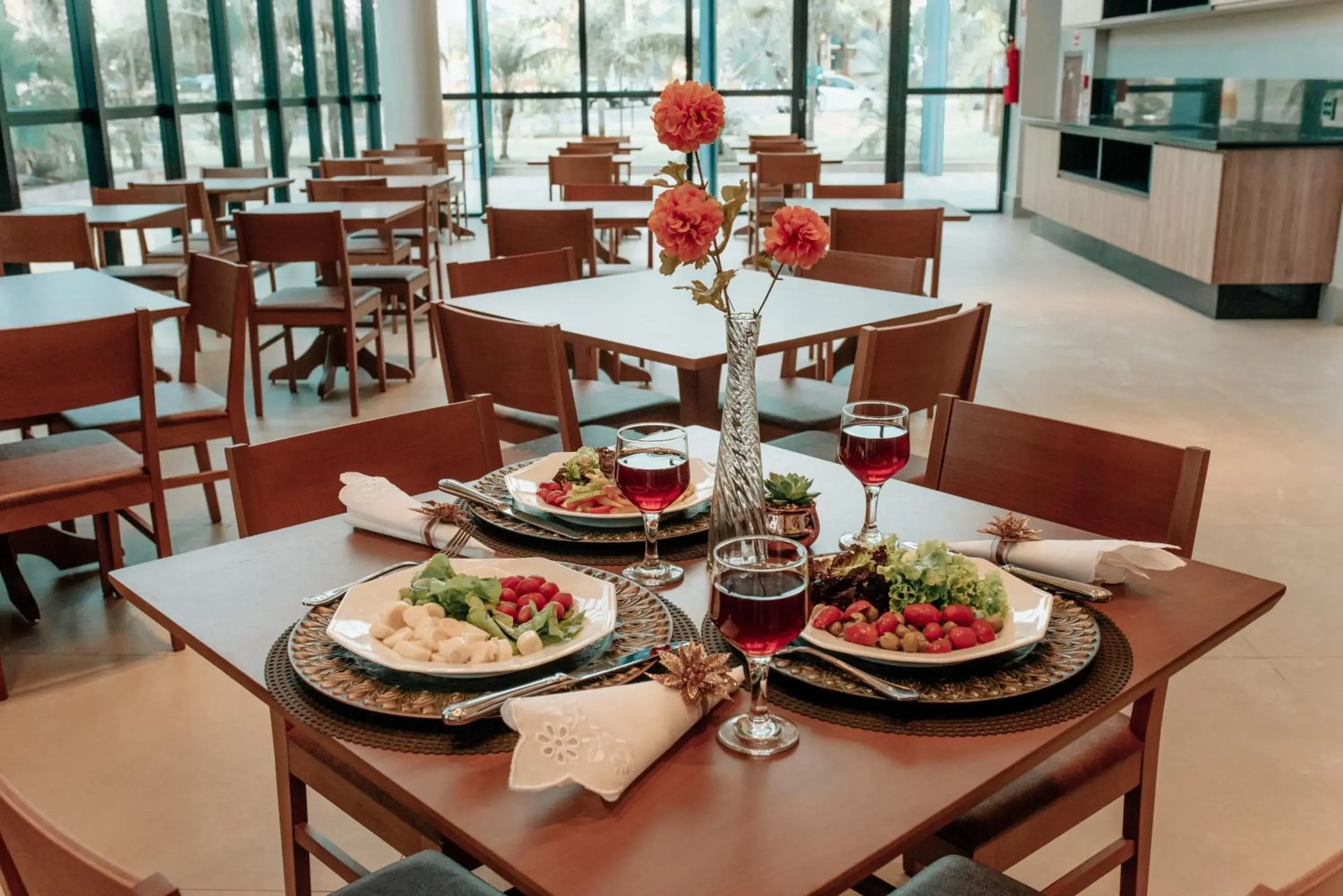 Restaurant/places to eat in Hplus Premium Palmas Restaurant/places to eat in Hplus Premium Palmas