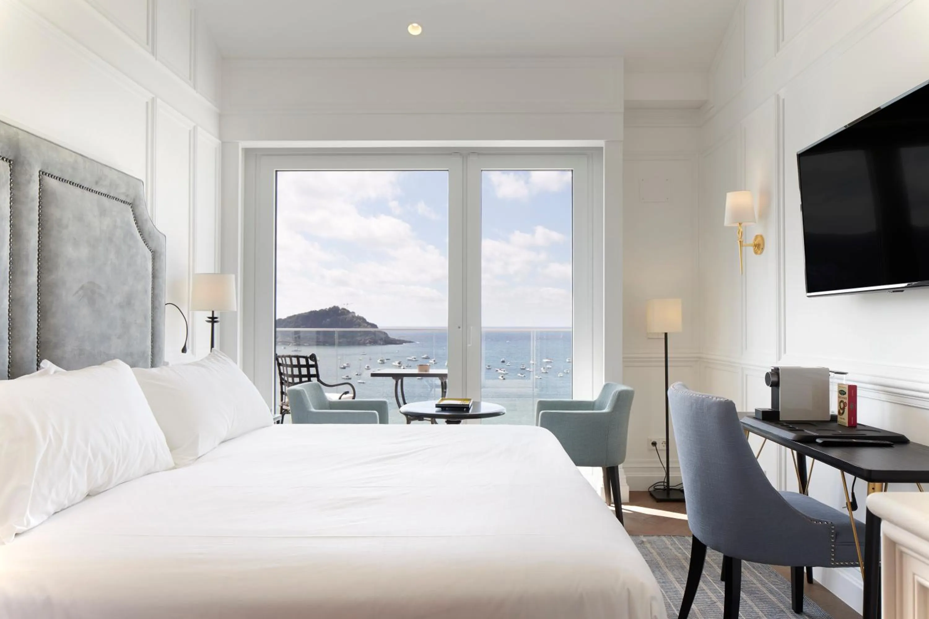 Bedroom, Bed in Hotel Boutique Villa Favorita