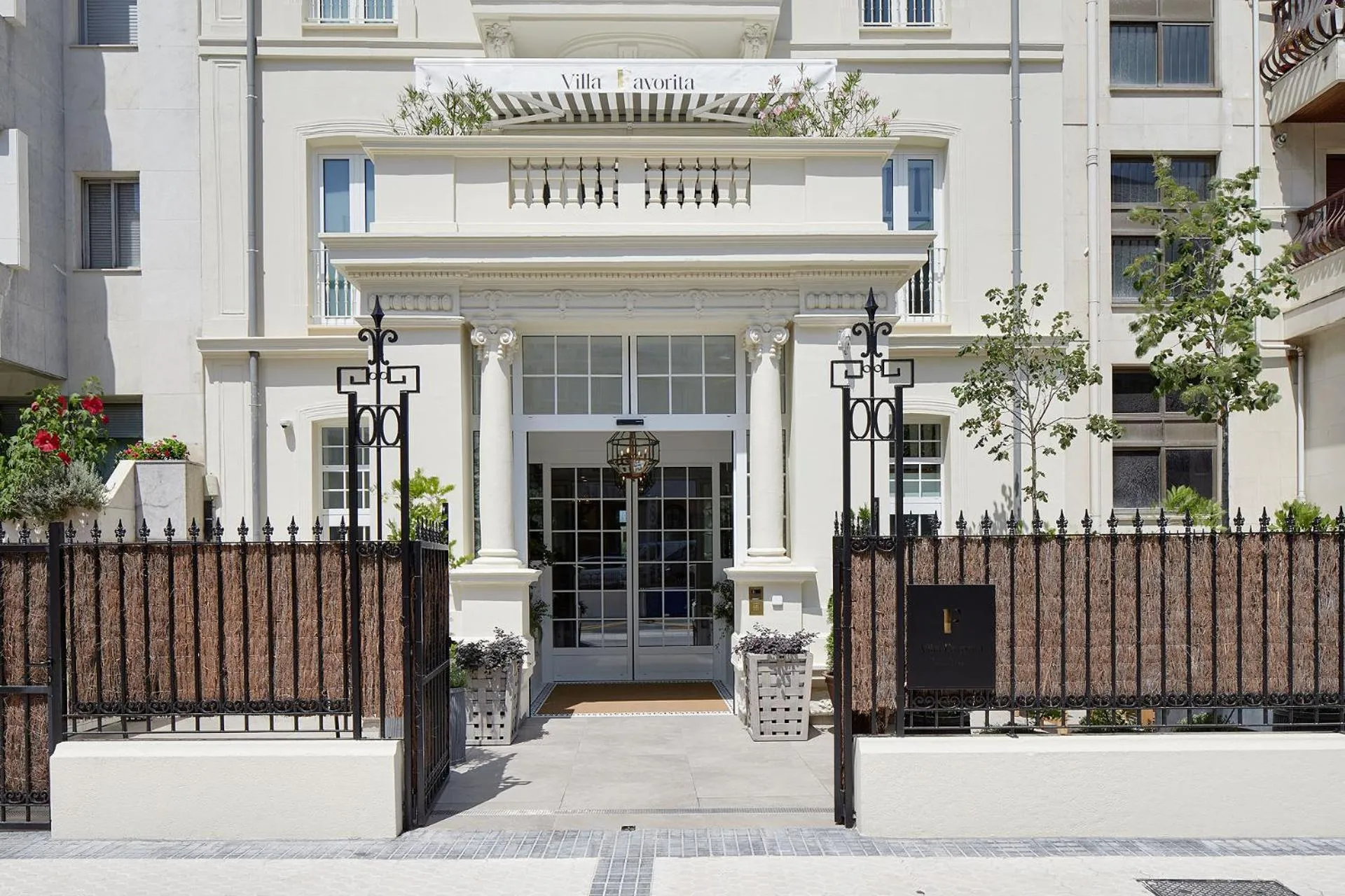 Facade/entrance in Hotel Boutique Villa Favorita
