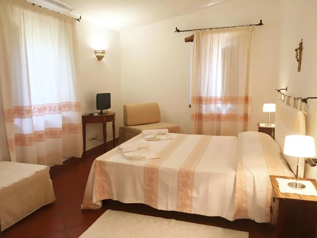 Bedroom, Bed in Il Vecchio Ginepro