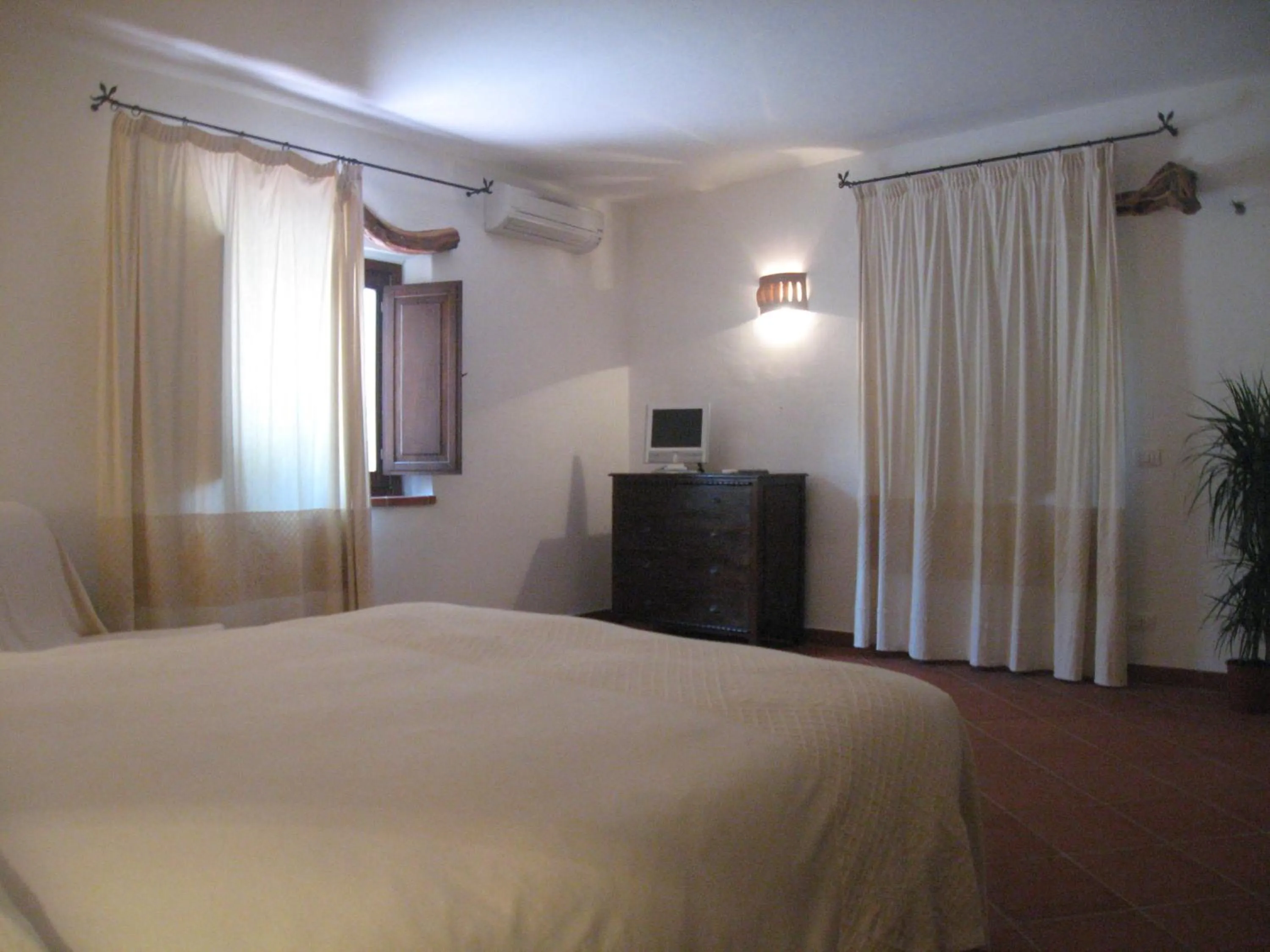 Bedroom, Bed in Il Vecchio Ginepro
