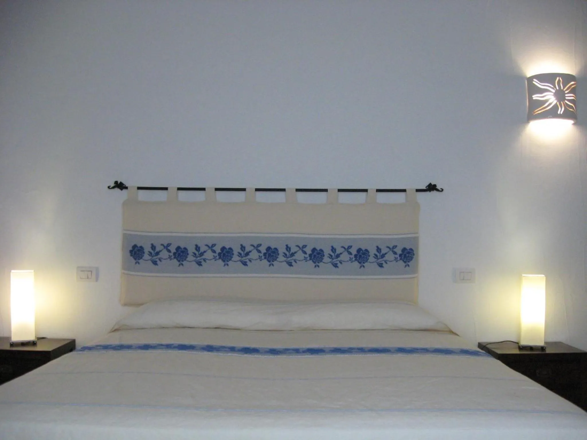 Decorative detail, Bed in Il Vecchio Ginepro