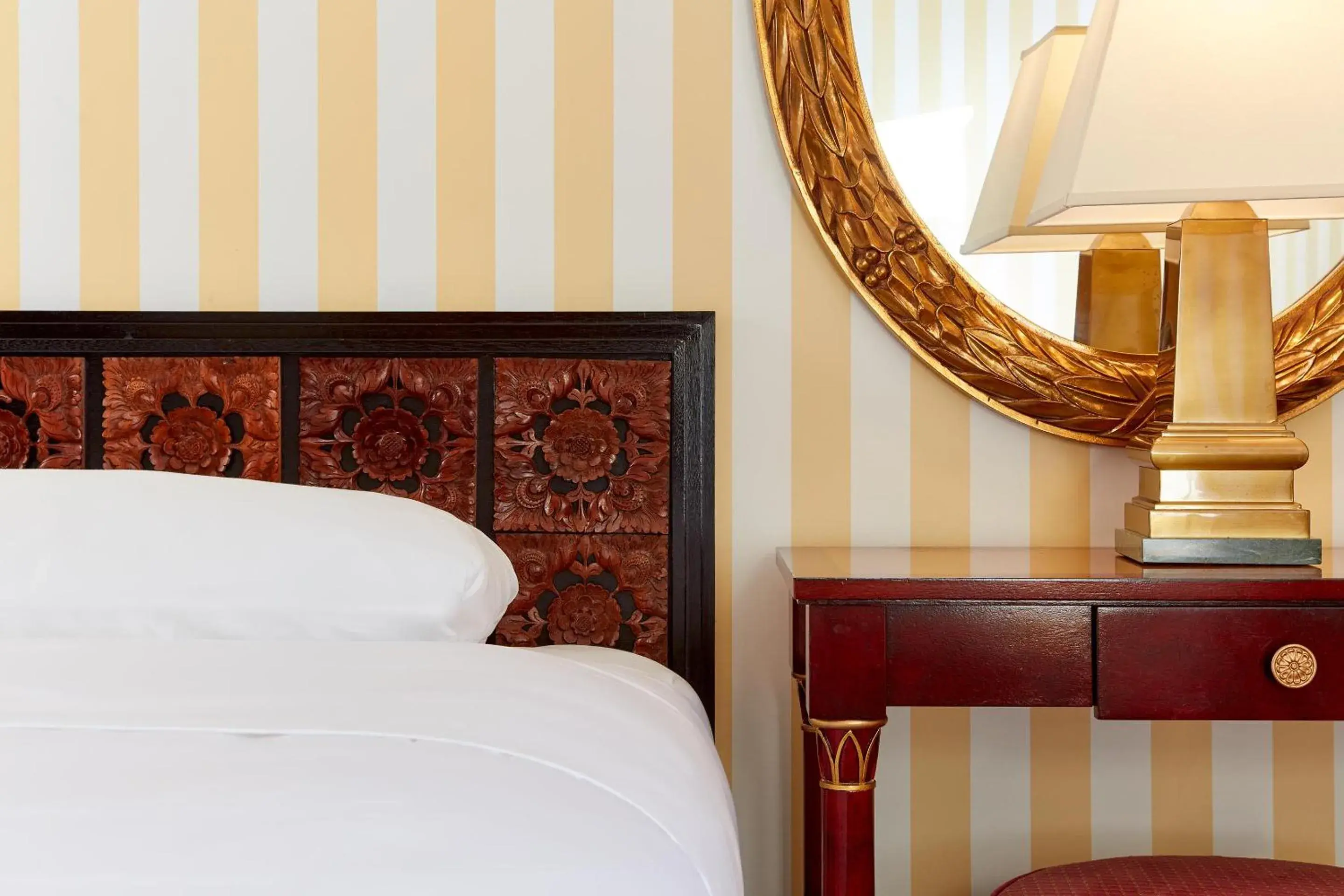 Bed in Orchard Hotel Bed in Orchard Hotel